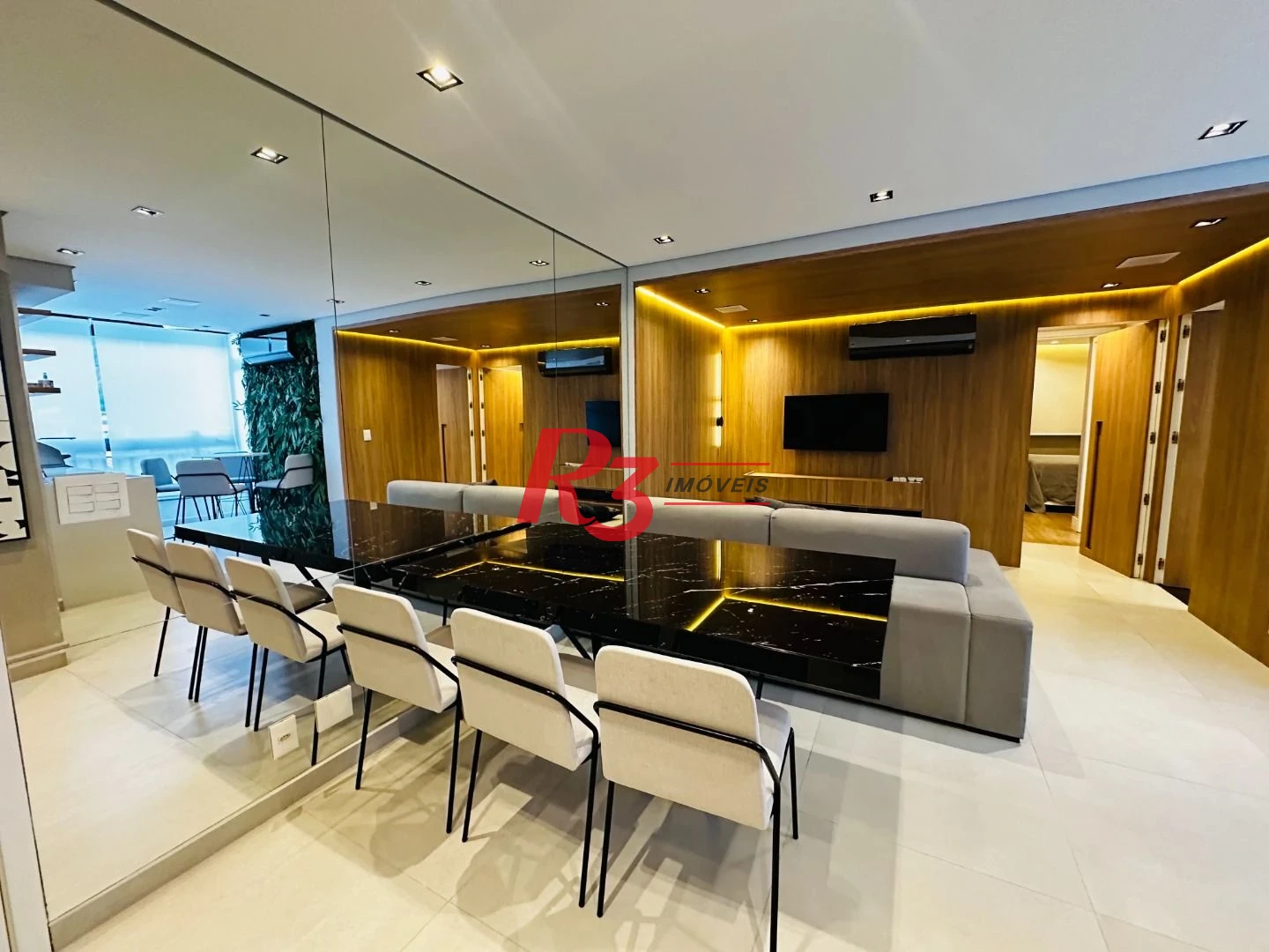 Apartamento com 2 dormitórios à venda, 76 m² por R$ 880.000,00 - Marapé - Santos/SP