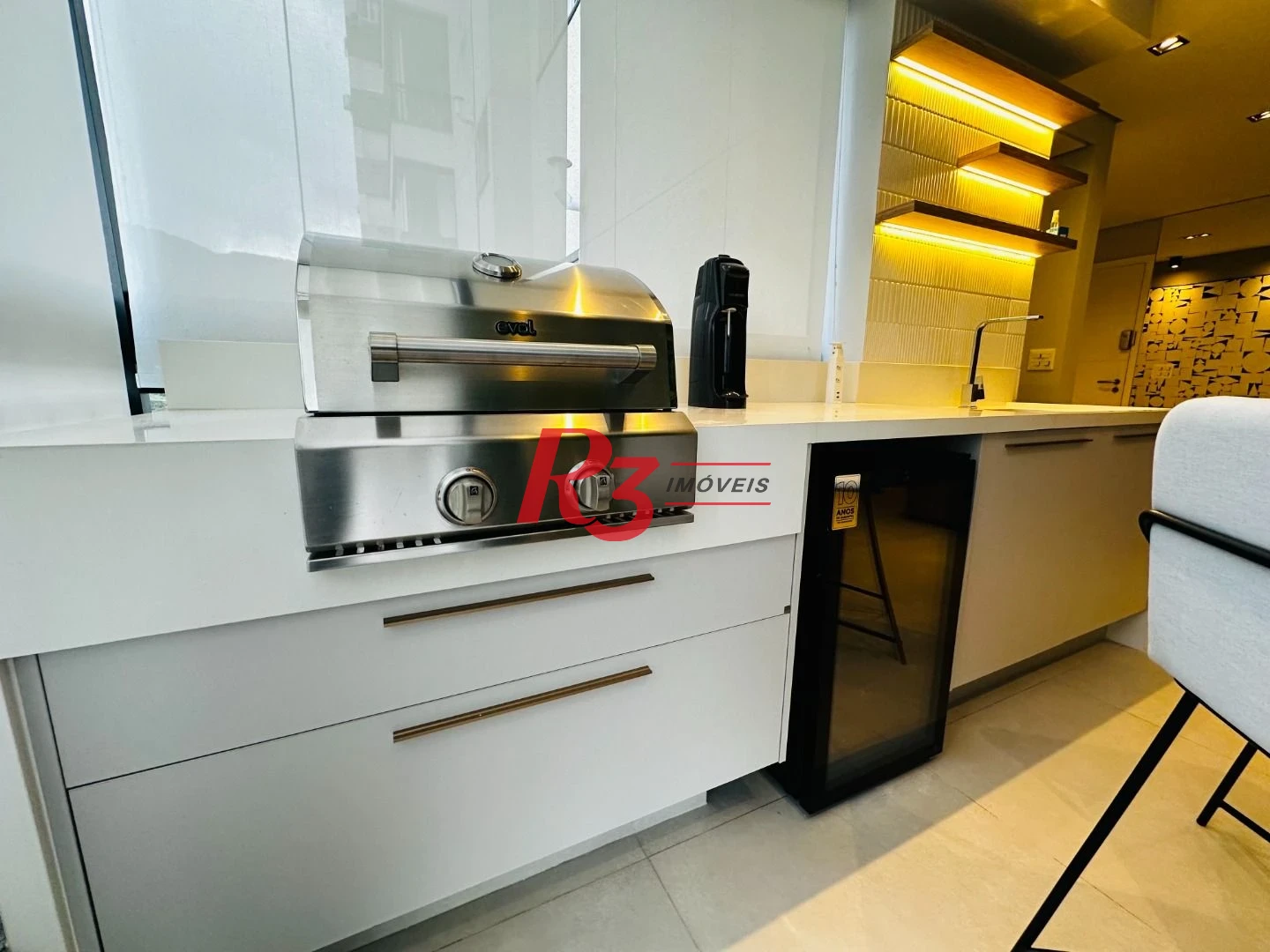 Apartamento com 2 dormitórios à venda, 76 m² por R$ 880.000,00 - Marapé - Santos/SP