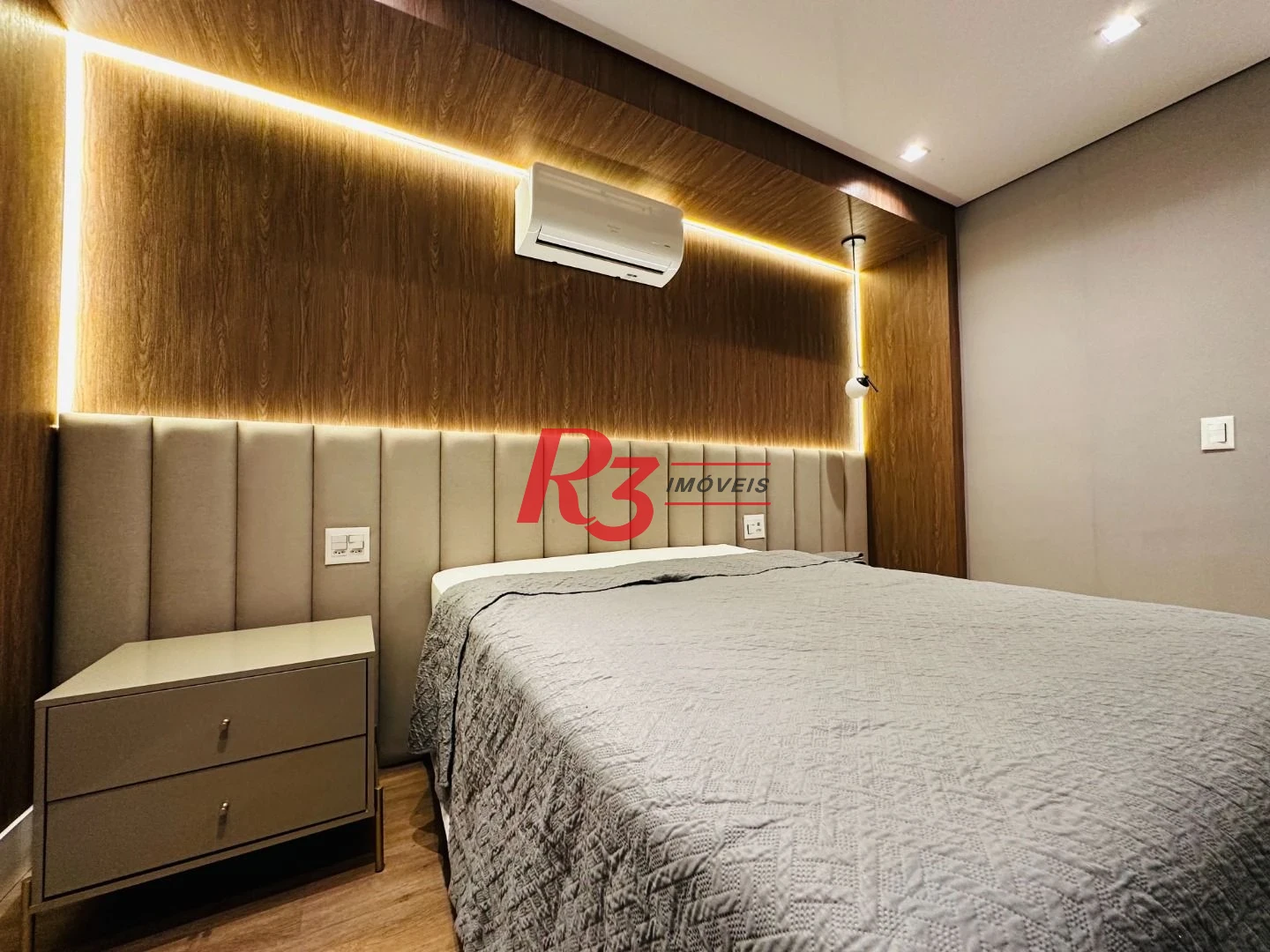 Apartamento com 2 dormitórios à venda, 76 m² por R$ 880.000,00 - Marapé - Santos/SP