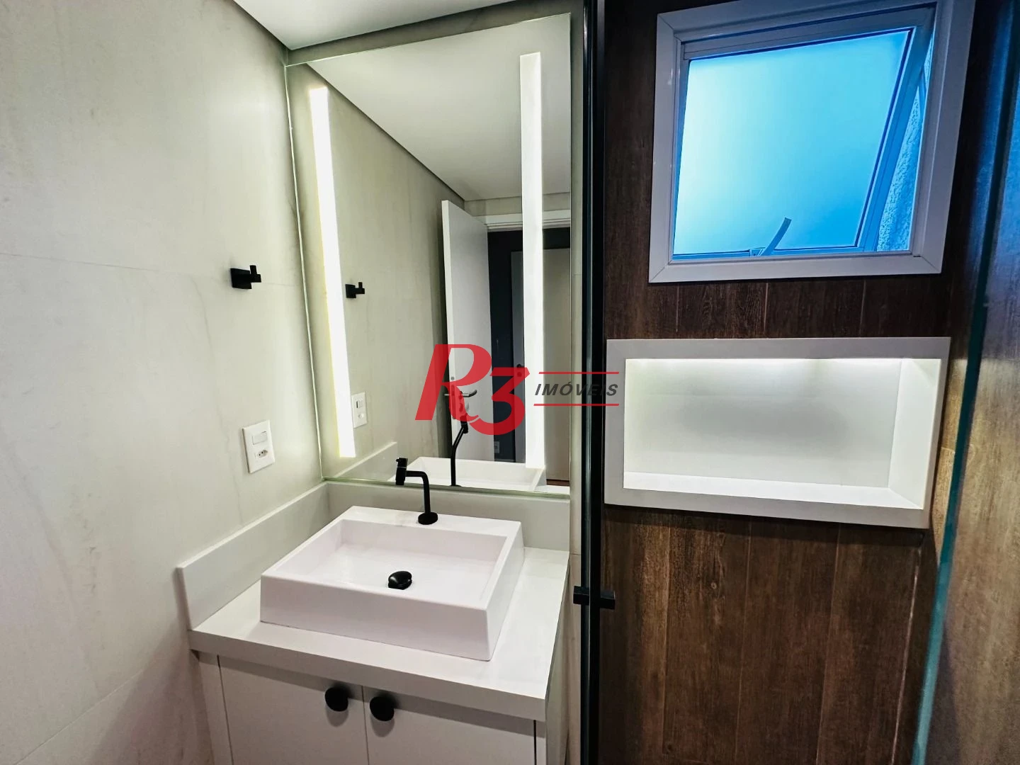 Apartamento com 2 dormitórios à venda, 76 m² por R$ 880.000,00 - Marapé - Santos/SP
