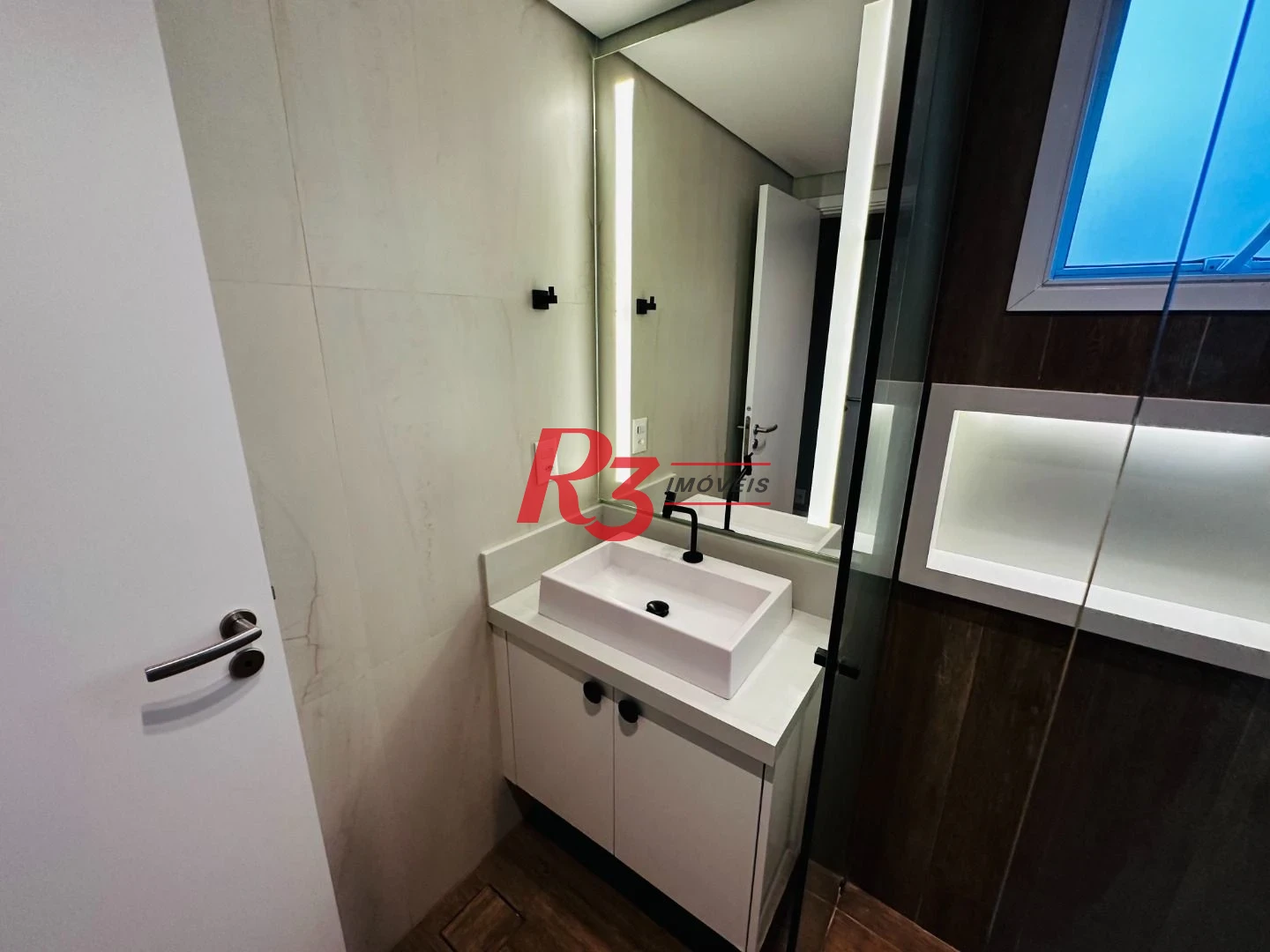 Apartamento com 2 dormitórios à venda, 76 m² por R$ 880.000,00 - Marapé - Santos/SP