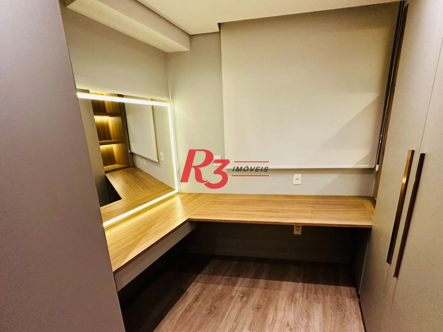 Apartamento com 2 dormitórios à venda, 76 m² por R$ 880.000,00 - Marapé - Santos/SP
