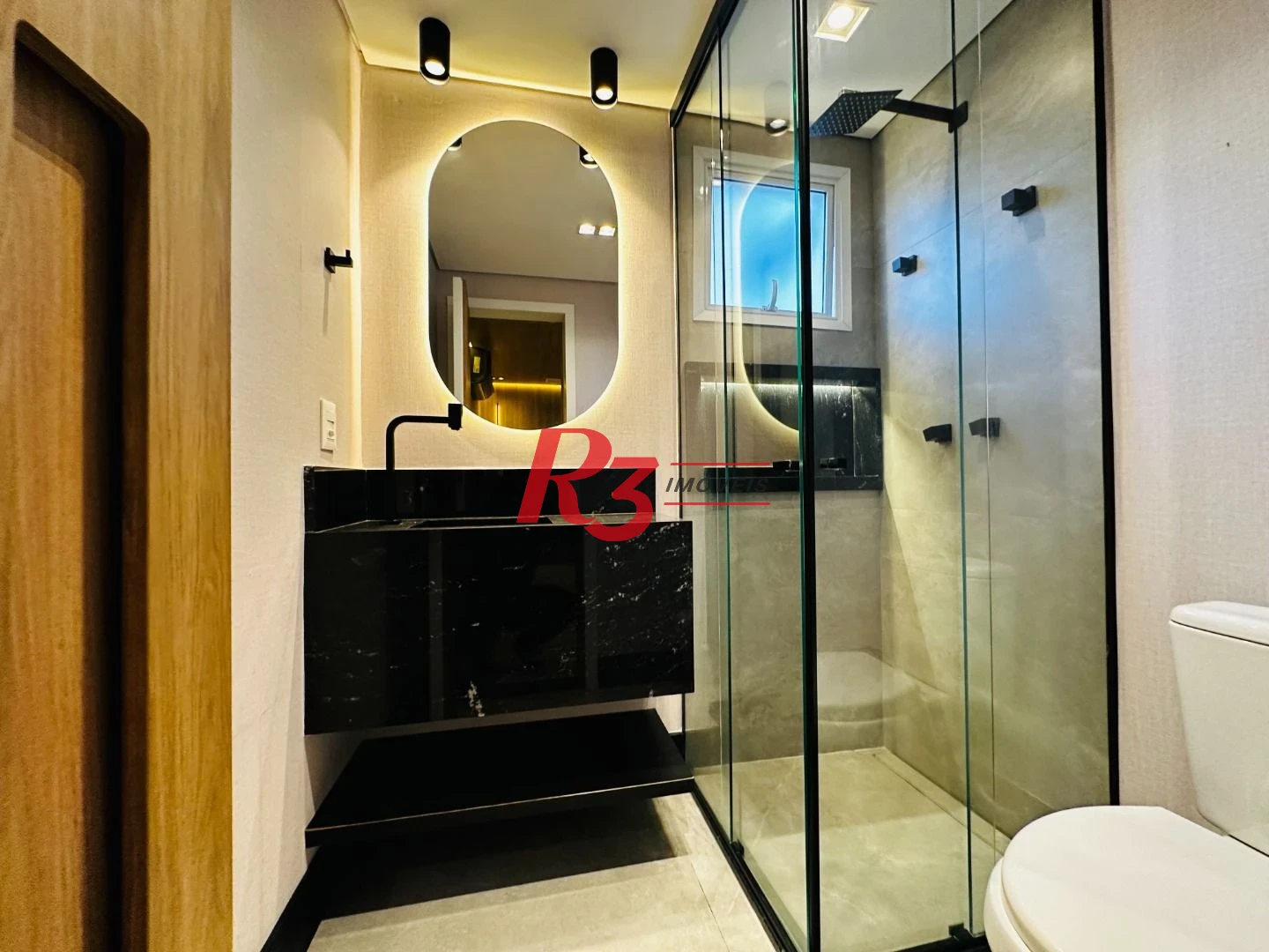 Apartamento com 2 dormitórios à venda, 76 m² por R$ 880.000,00 - Marapé - Santos/SP