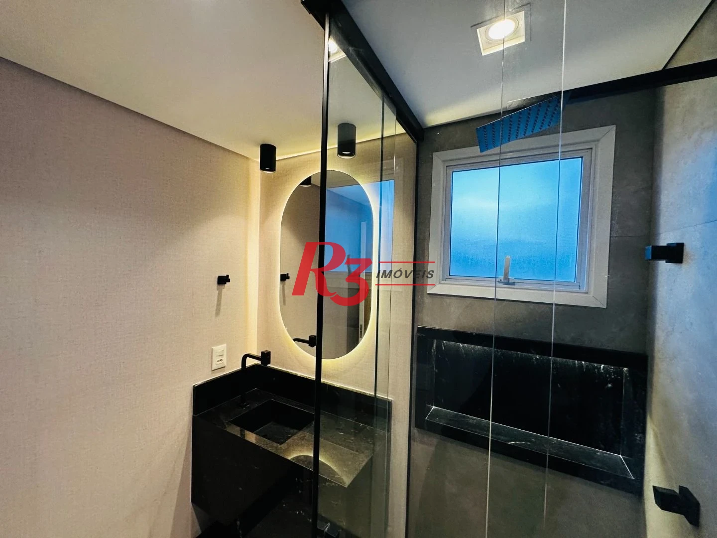 Apartamento com 2 dormitórios à venda, 76 m² por R$ 880.000,00 - Marapé - Santos/SP