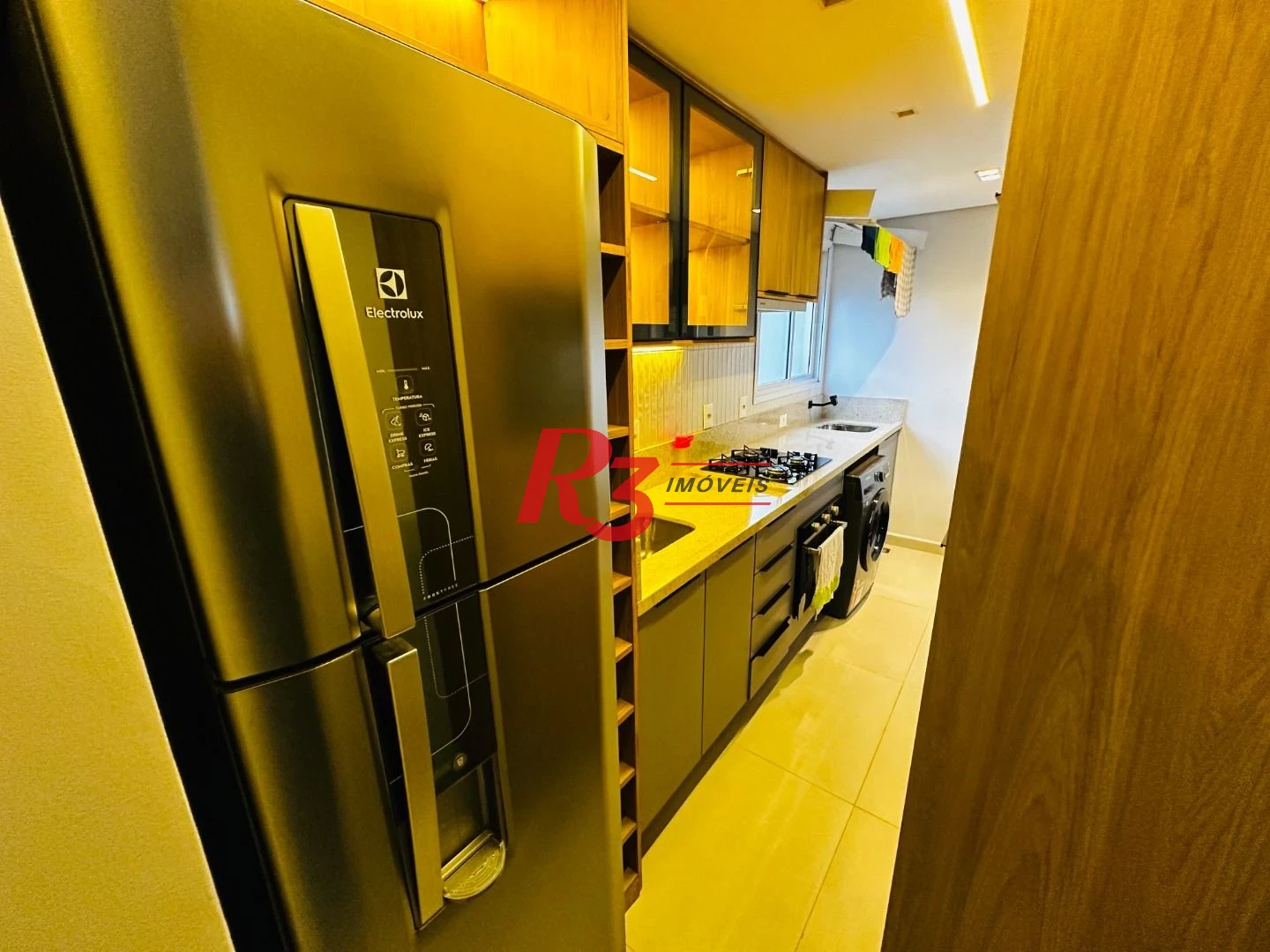 Apartamento com 2 dormitórios à venda, 76 m² por R$ 880.000,00 - Marapé - Santos/SP