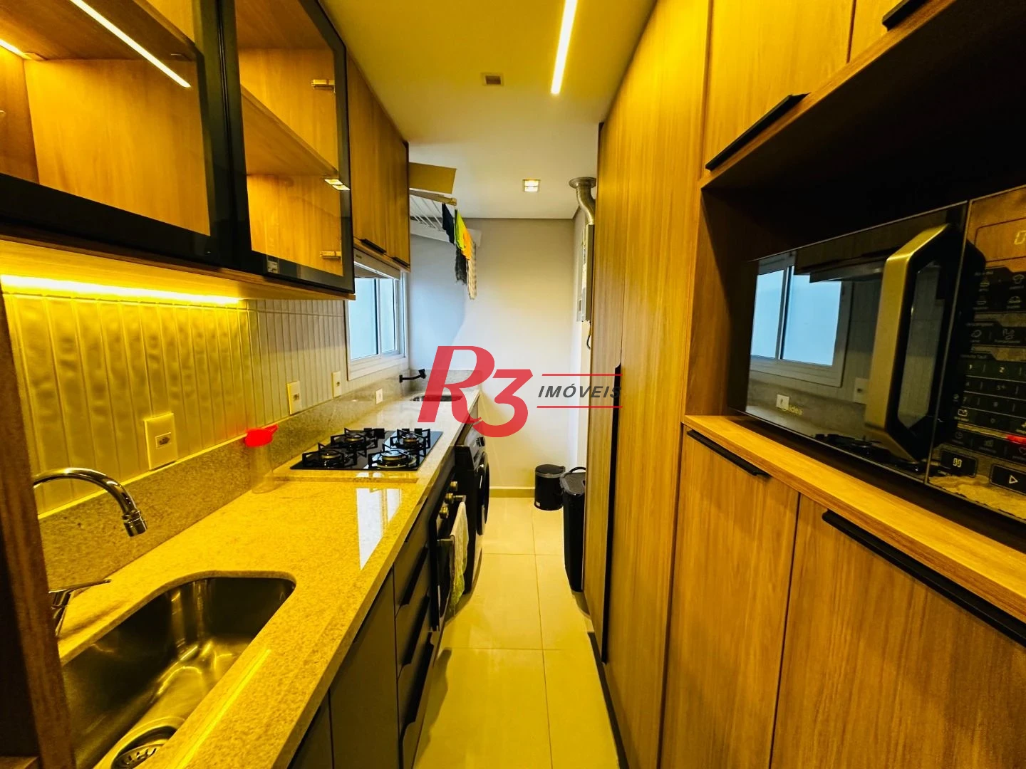 Apartamento com 2 dormitórios à venda, 76 m² por R$ 880.000,00 - Marapé - Santos/SP