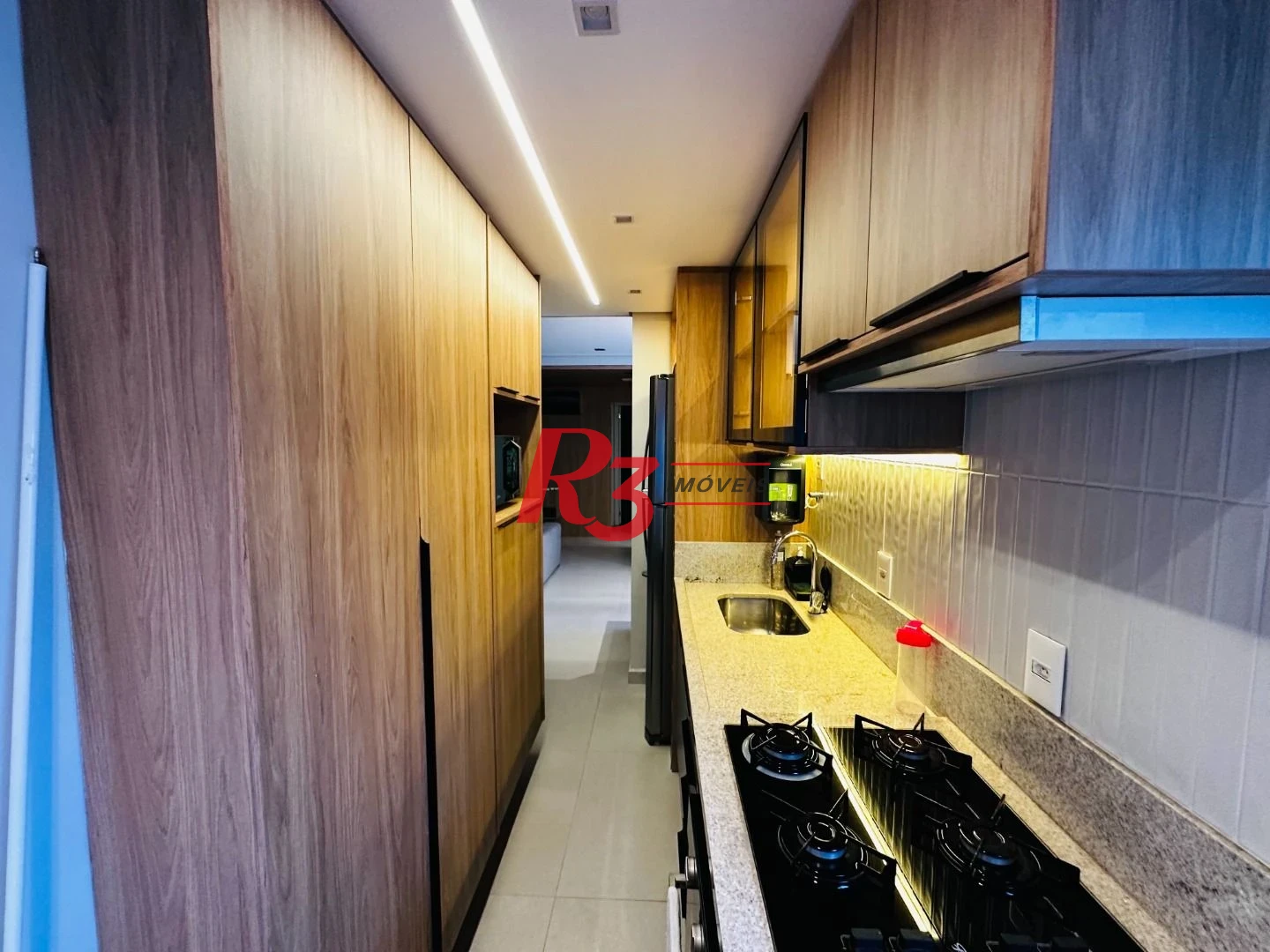 Apartamento com 2 dormitórios à venda, 76 m² por R$ 880.000,00 - Marapé - Santos/SP