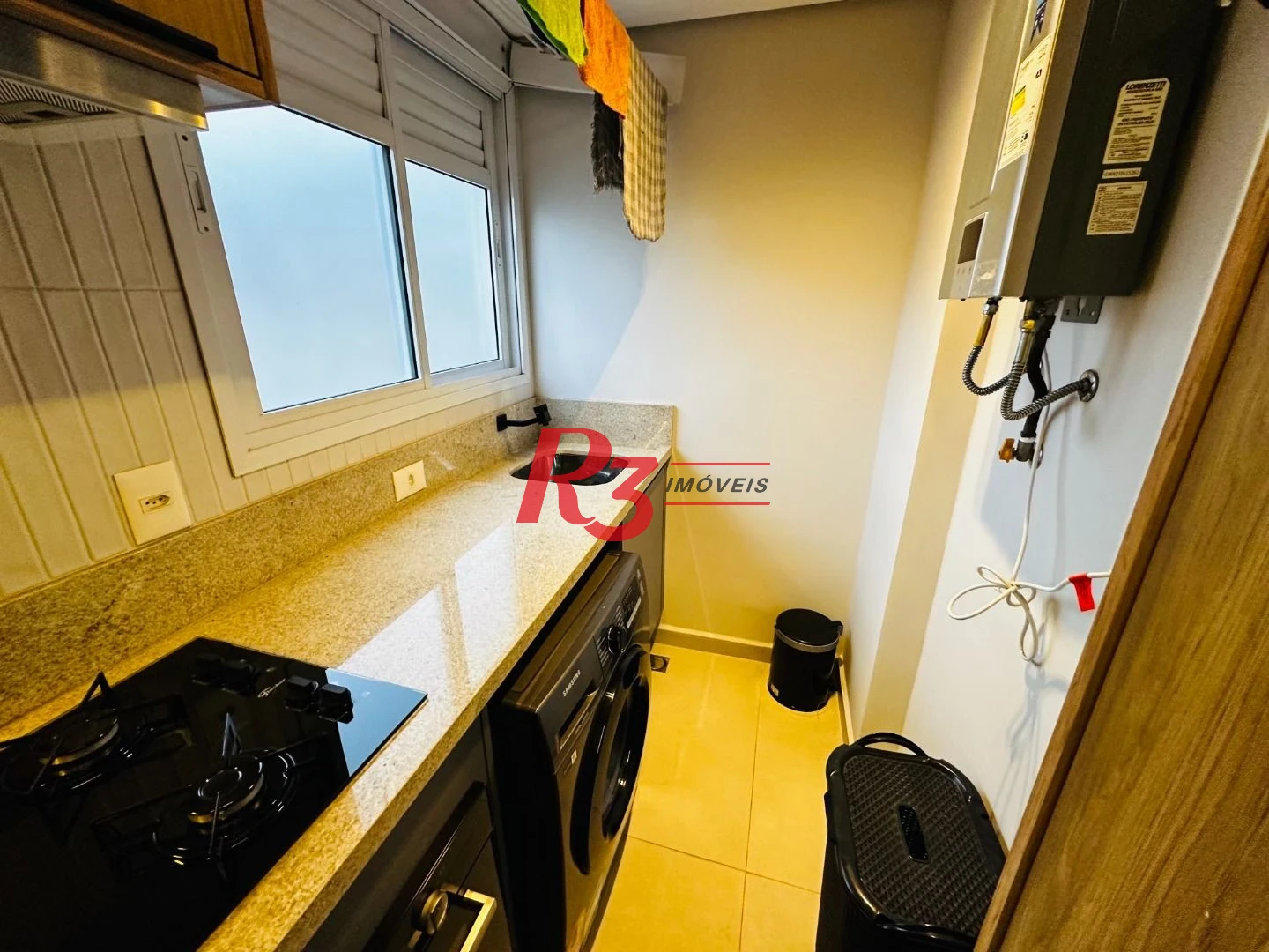 Apartamento com 2 dormitórios à venda, 76 m² por R$ 880.000,00 - Marapé - Santos/SP