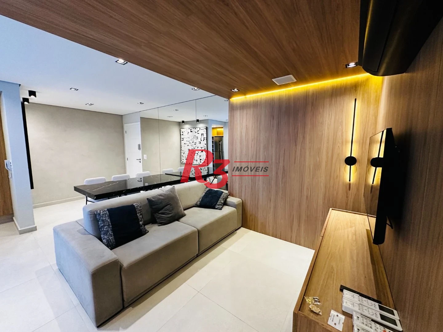 Apartamento com 2 dormitórios à venda, 76 m² por R$ 880.000,00 - Marapé - Santos/SP
