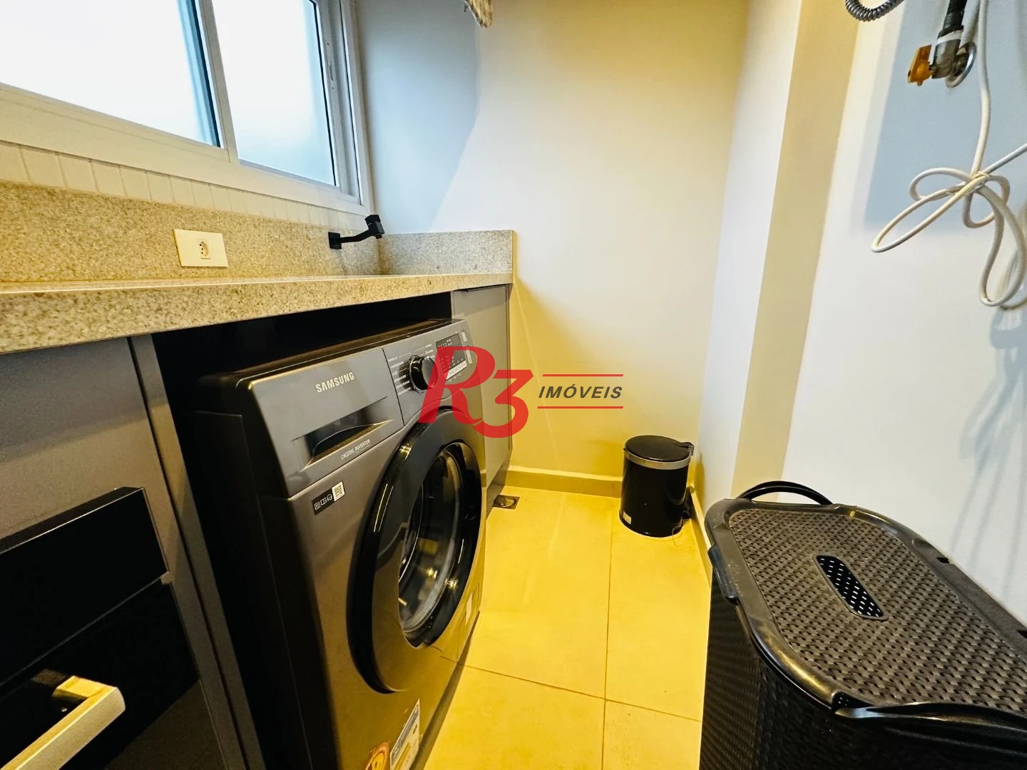 Apartamento com 2 dormitórios à venda, 76 m² por R$ 880.000,00 - Marapé - Santos/SP