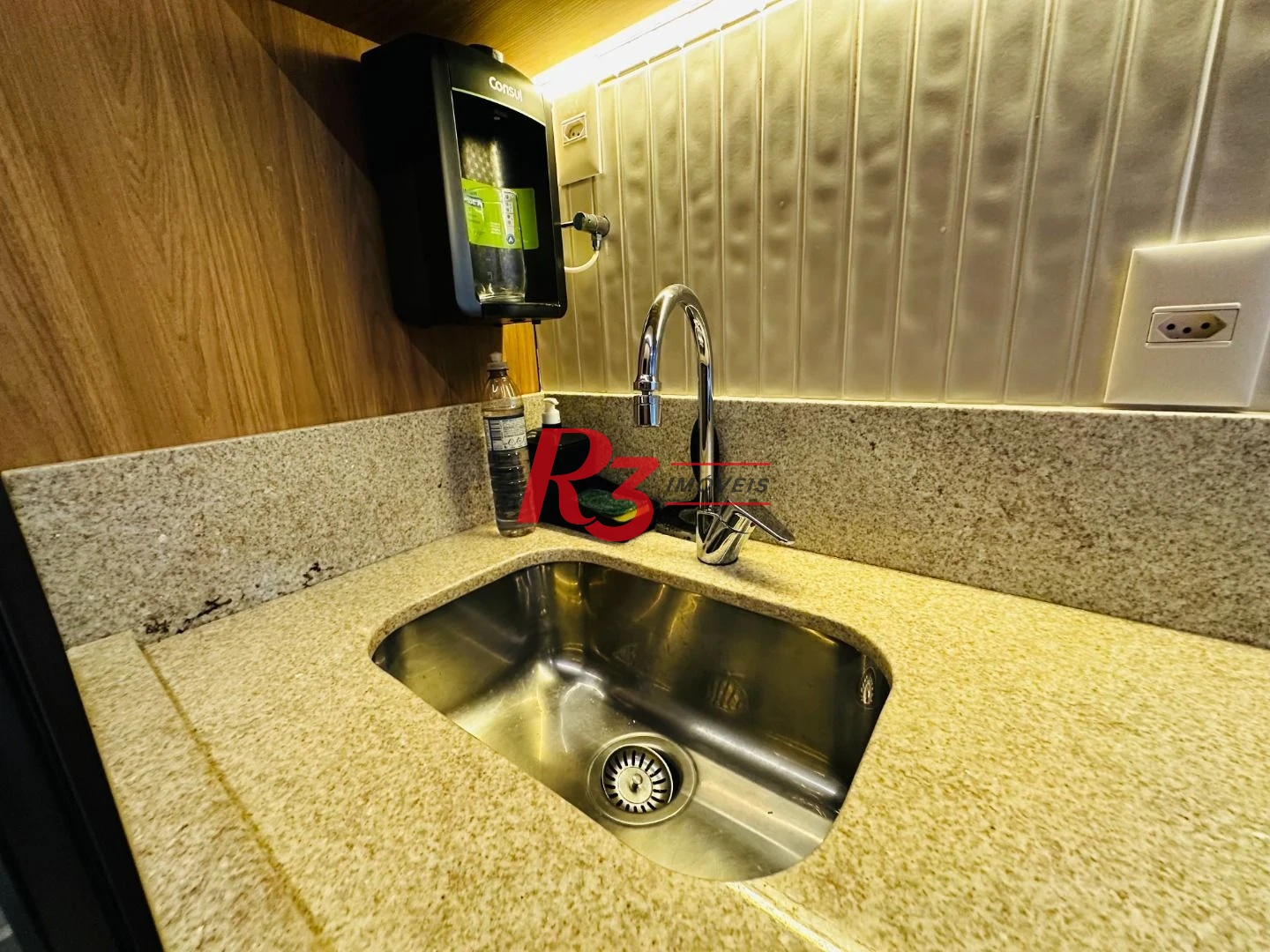 Apartamento com 2 dormitórios à venda, 76 m² por R$ 880.000,00 - Marapé - Santos/SP