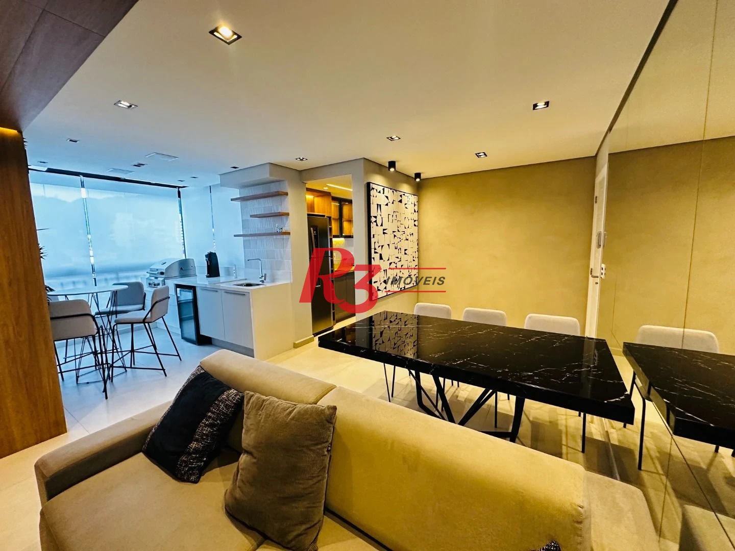 Apartamento com 2 dormitórios à venda, 76 m² por R$ 880.000,00 - Marapé - Santos/SP