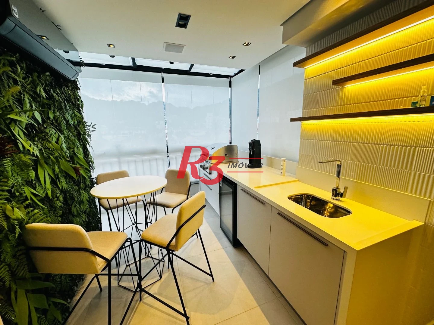 Apartamento com 2 dormitórios à venda, 76 m² por R$ 880.000,00 - Marapé - Santos/SP