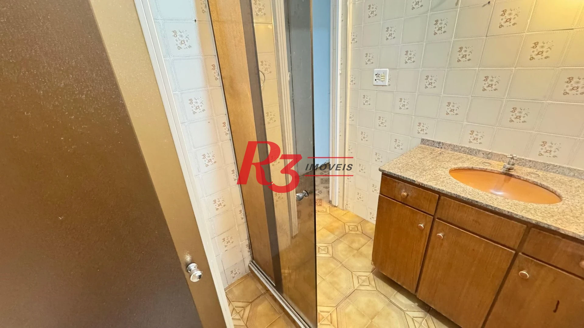 Apartamento com 2 dormitórios à venda, 71 m² por R$ 345.000,00 - Boqueirão - Santos/SP
