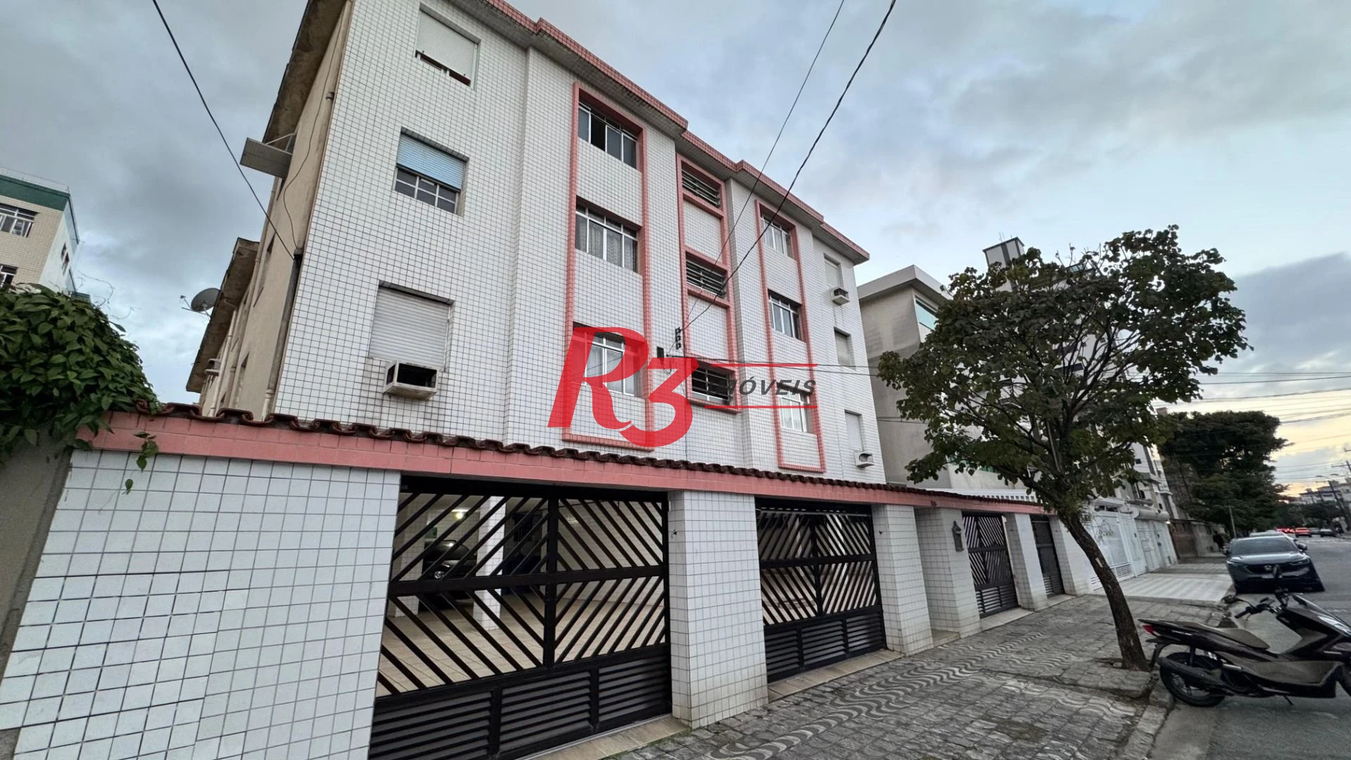 Apartamento com 2 dormitórios à venda, 71 m² por R$ 345.000,00 - Boqueirão - Santos/SP
