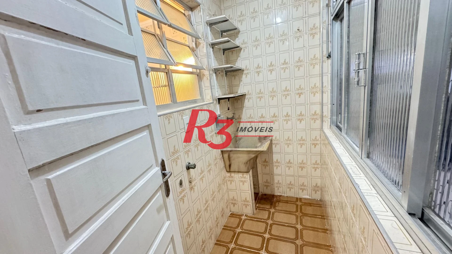Apartamento com 2 dormitórios à venda, 71 m² por R$ 345.000,00 - Boqueirão - Santos/SP