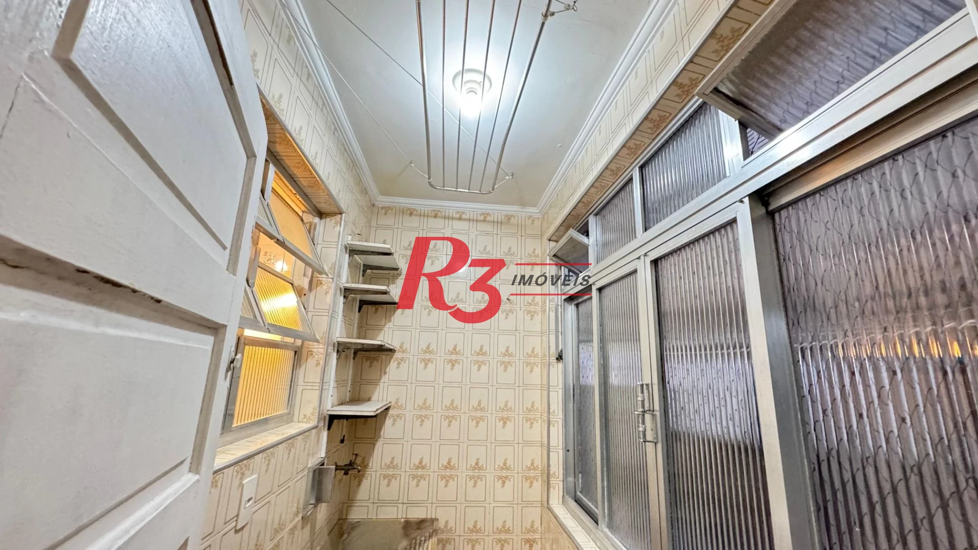 Apartamento com 2 dormitórios à venda, 71 m² por R$ 345.000,00 - Boqueirão - Santos/SP