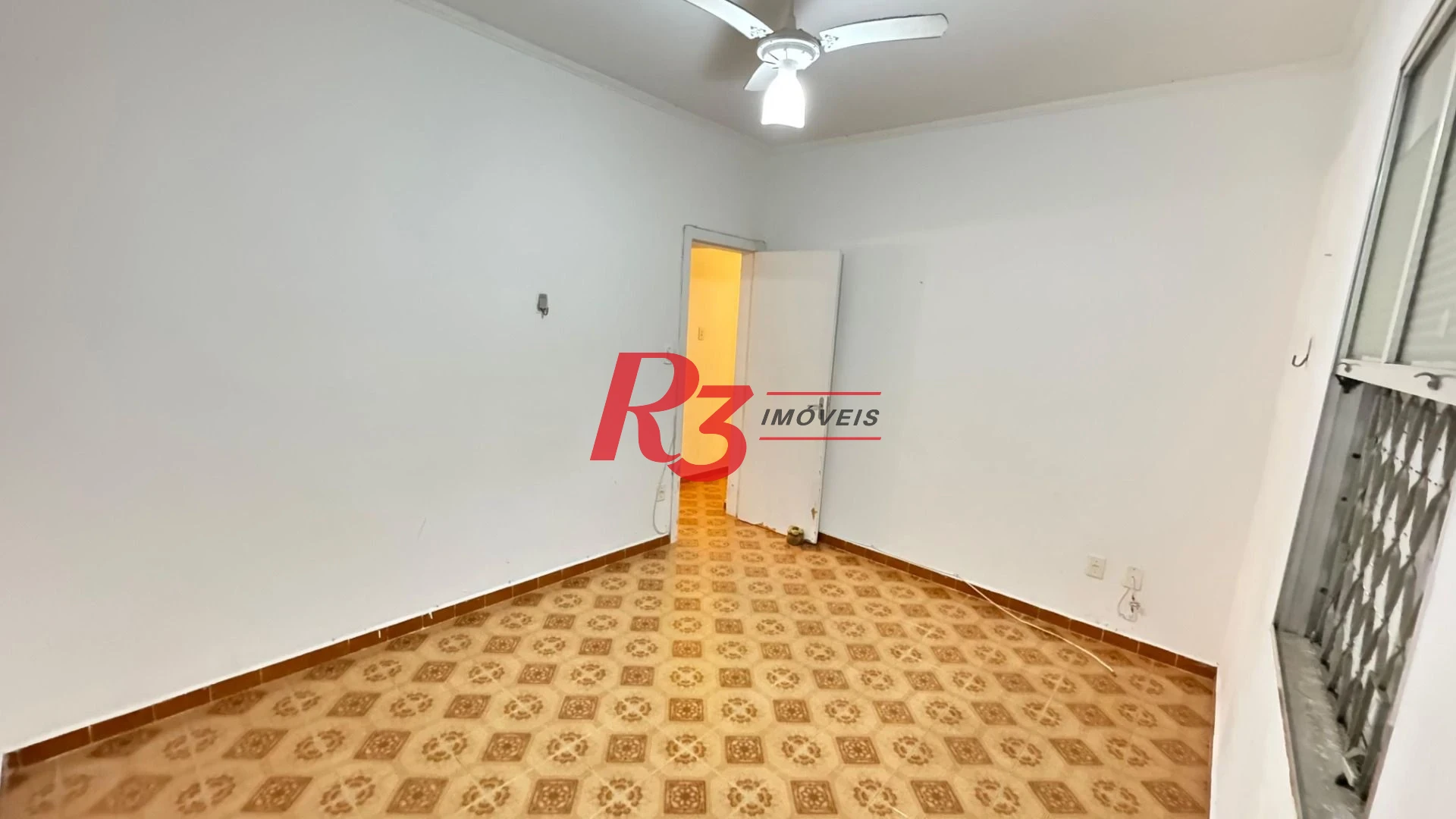 Apartamento com 2 dormitórios à venda, 71 m² por R$ 345.000,00 - Boqueirão - Santos/SP