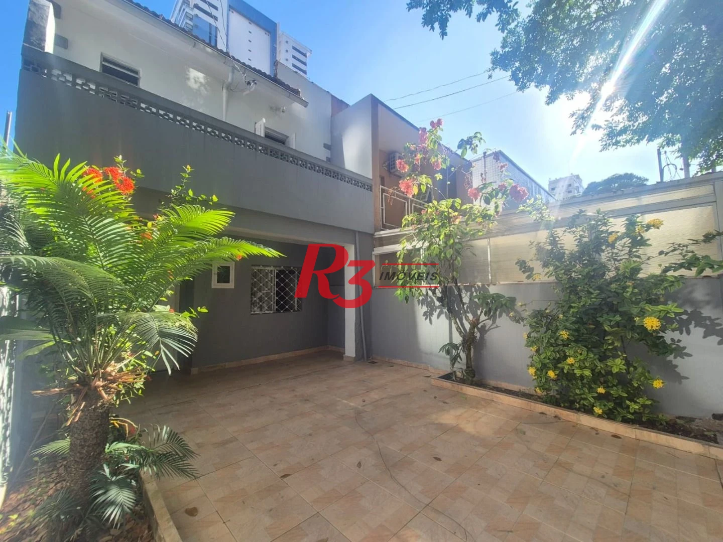Sobrado com 3 dormitórios à venda, 151 m² por R$ 1.700.000,00 - Pompéia - Santos/SP