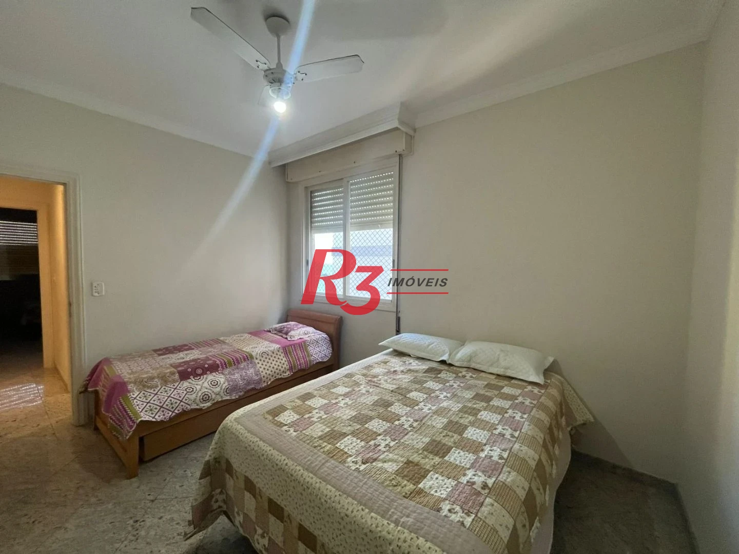 Apartamento com 3 dormitórios à venda, 115 m² por R$ 595.000,00 - Pitangueiras - Guarujá/SP