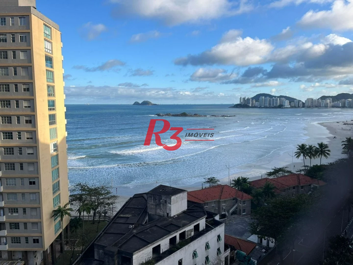 Apartamento com 3 dormitórios à venda, 115 m² por R$ 595.000,00 - Pitangueiras - Guarujá/SP