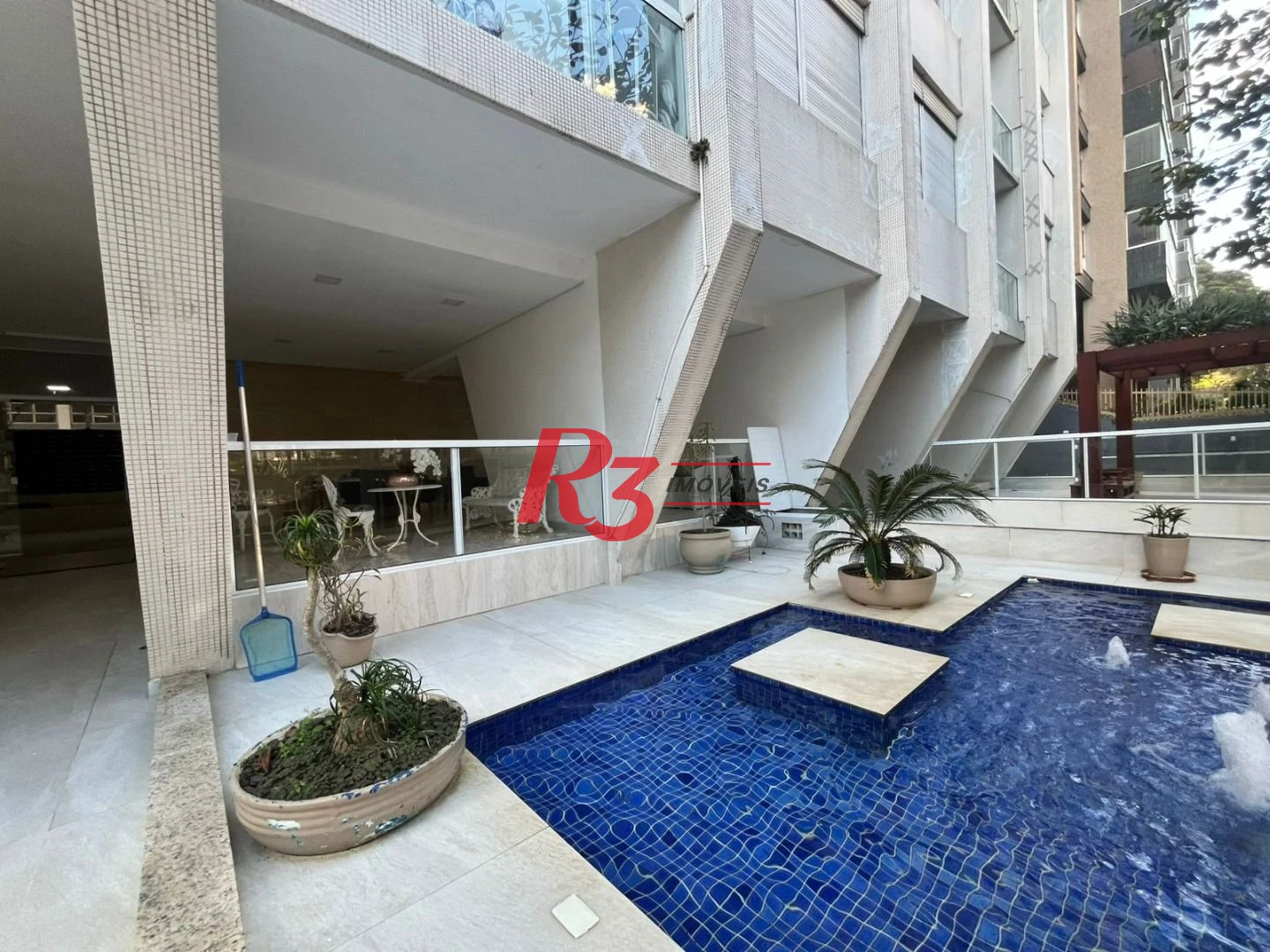 Apartamento com 3 dormitórios à venda, 115 m² por R$ 595.000,00 - Pitangueiras - Guarujá/SP