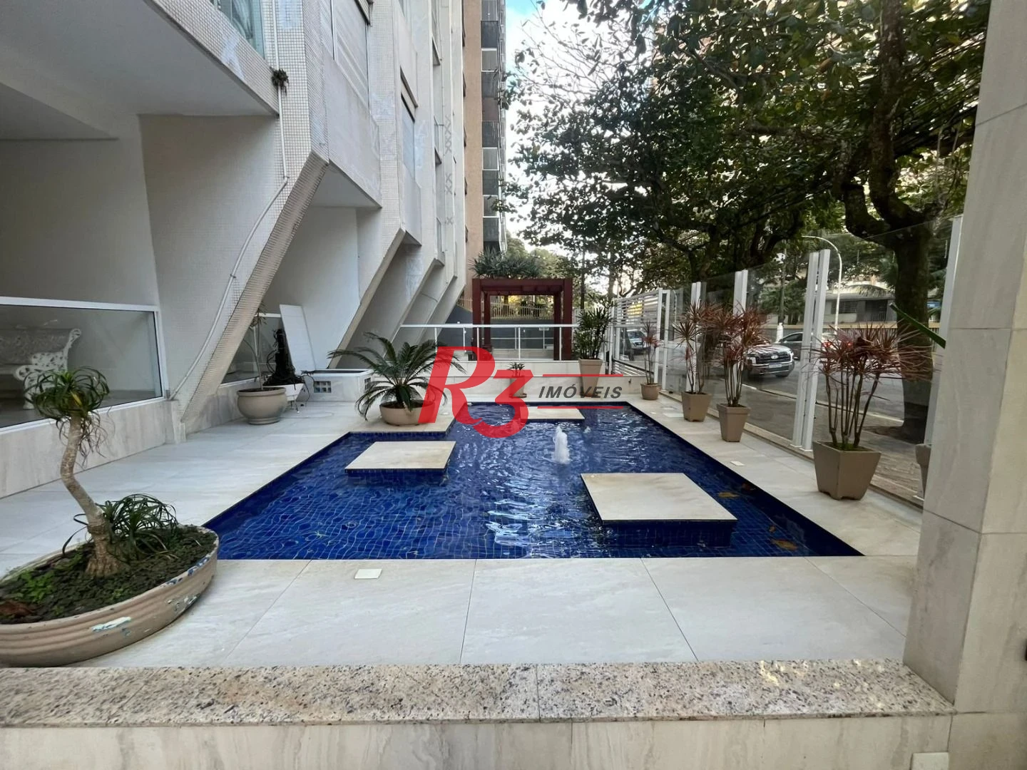Apartamento com 3 dormitórios à venda, 115 m² por R$ 595.000,00 - Pitangueiras - Guarujá/SP