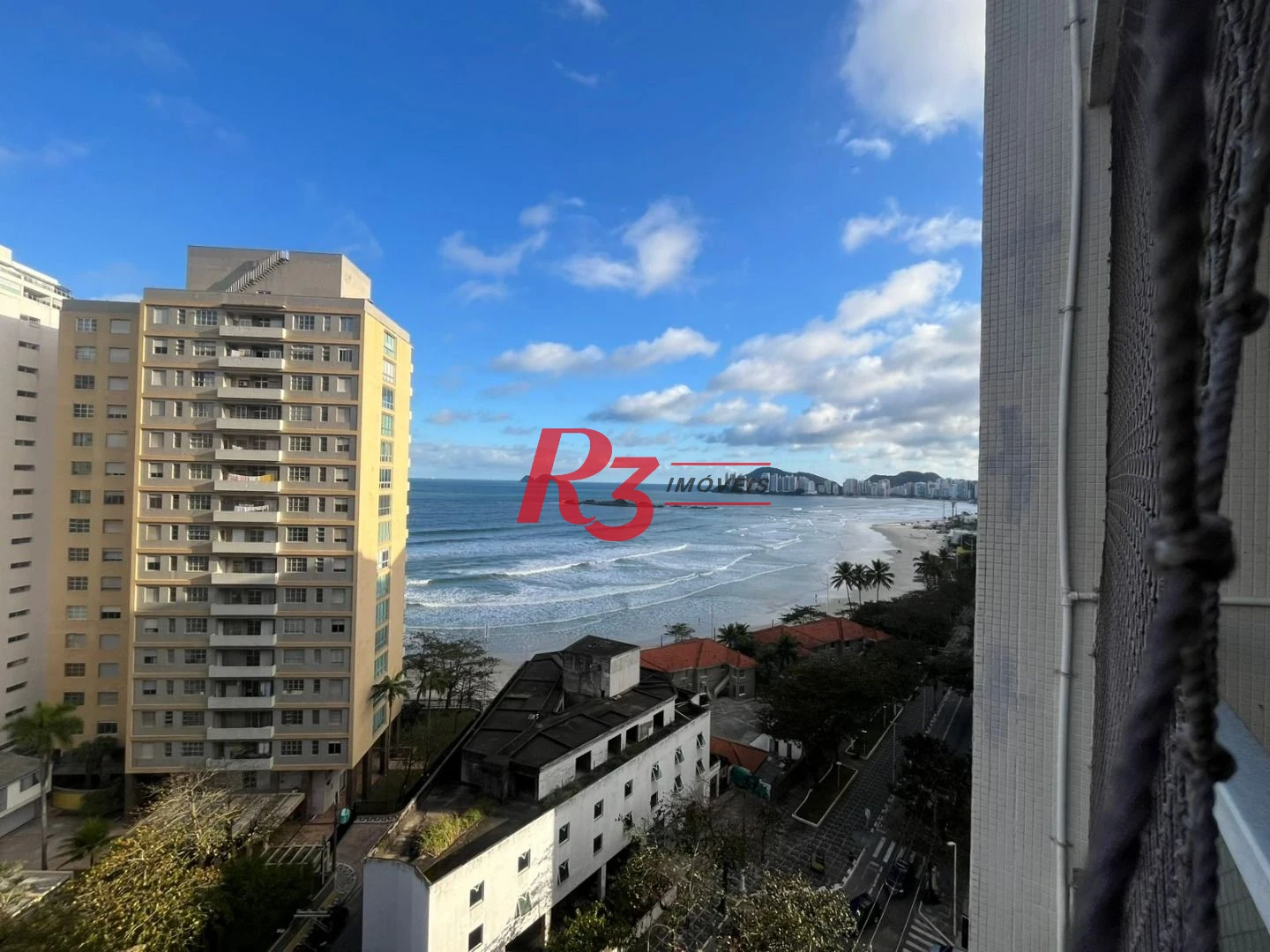 Apartamento com 3 dormitórios à venda, 115 m² por R$ 595.000,00 - Pitangueiras - Guarujá/SP