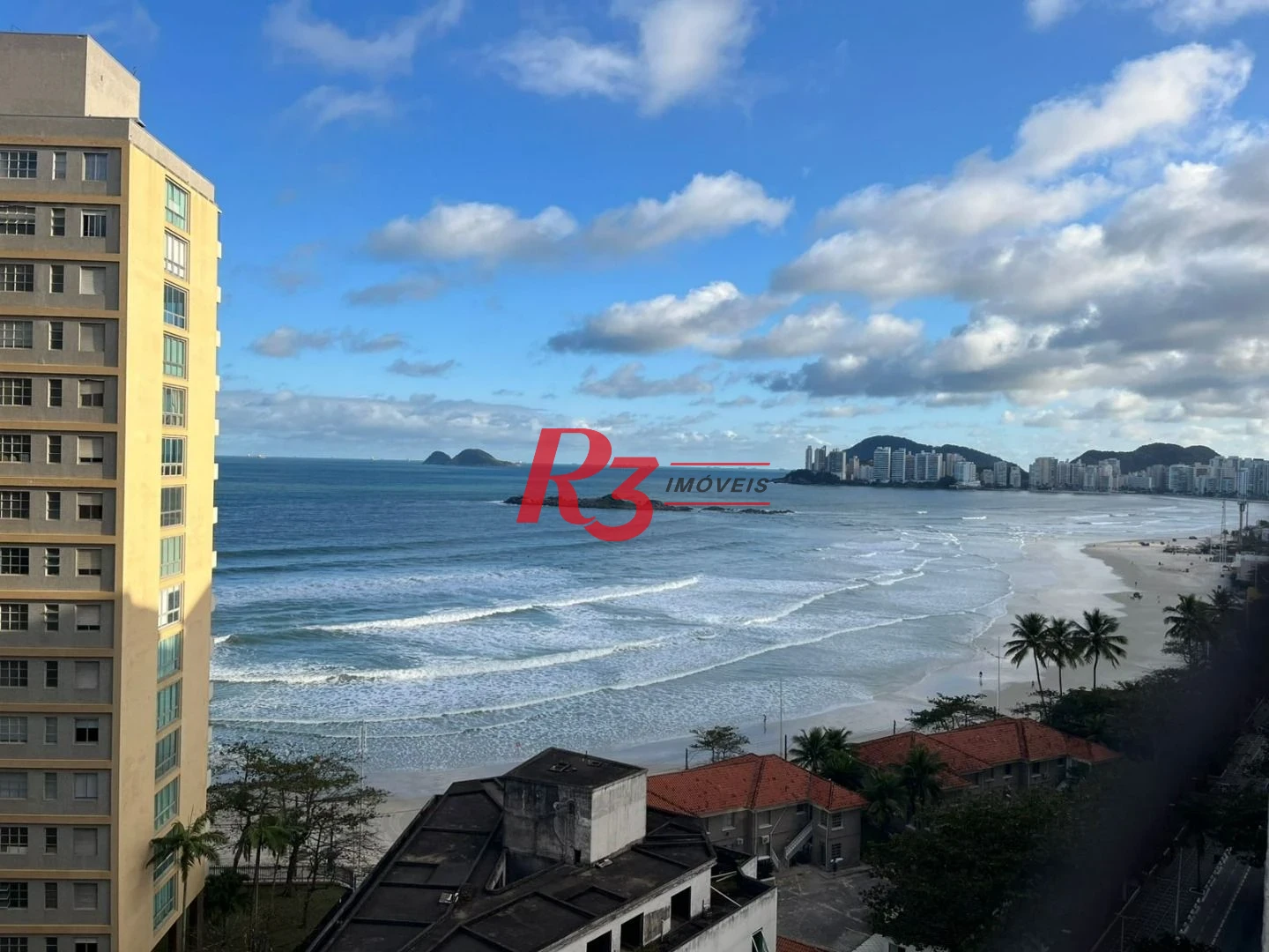 Apartamento com 3 dormitórios à venda, 115 m² por R$ 595.000,00 - Pitangueiras - Guarujá/SP