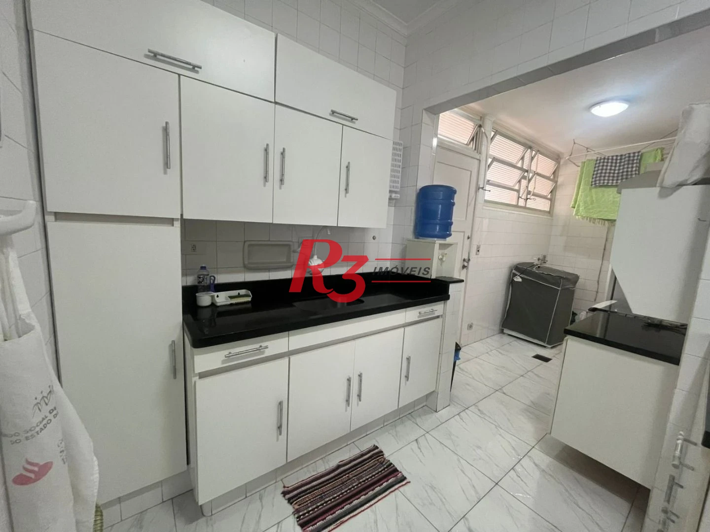 Apartamento com 3 dormitórios à venda, 115 m² por R$ 650.000,00 - Pitangueiras - Guarujá/SP