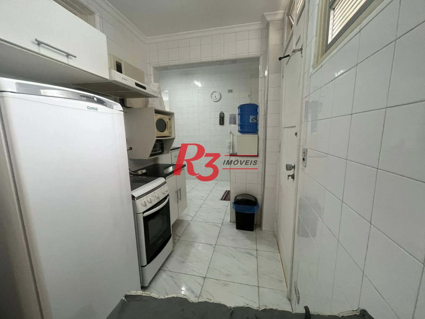 Apartamento com 3 dormitórios à venda, 115 m² por R$ 650.000,00 - Pitangueiras - Guarujá/SP