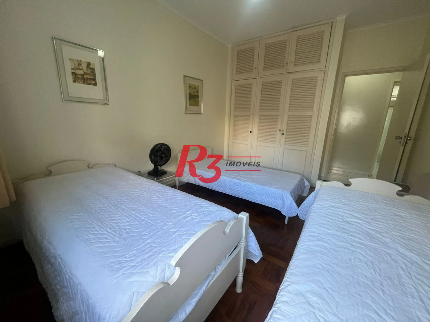 Apartamento com 3 dormitórios à venda, 115 m² por R$ 650.000,00 - Pitangueiras - Guarujá/SP