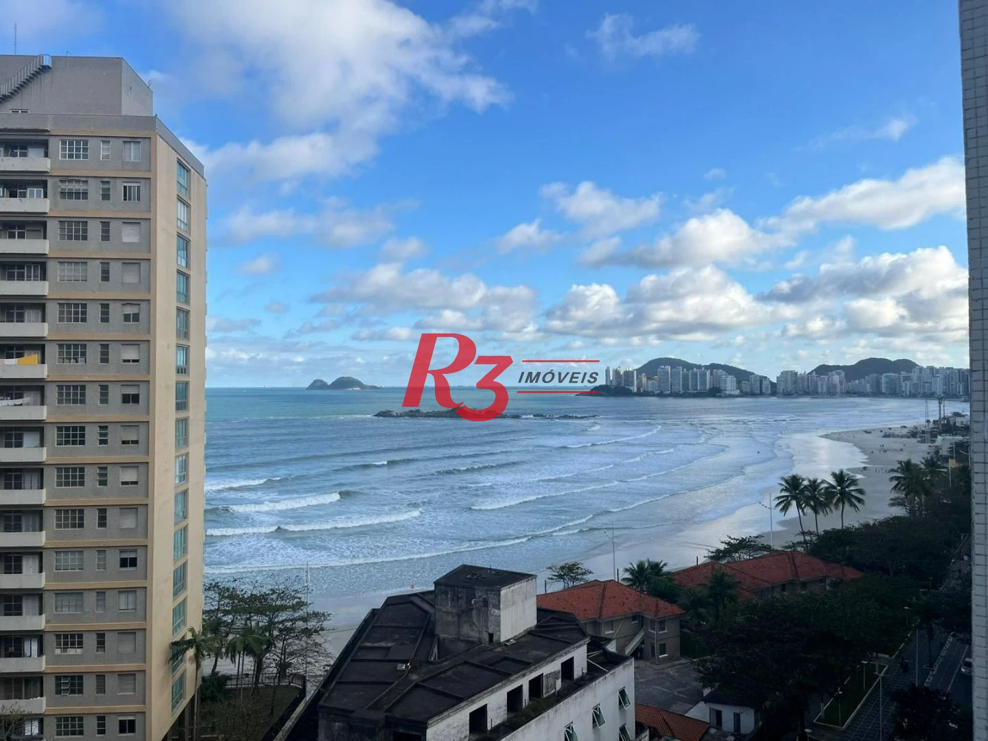 Apartamento com 3 dormitórios à venda, 115 m² por R$ 650.000,00 - Pitangueiras - Guarujá/SP