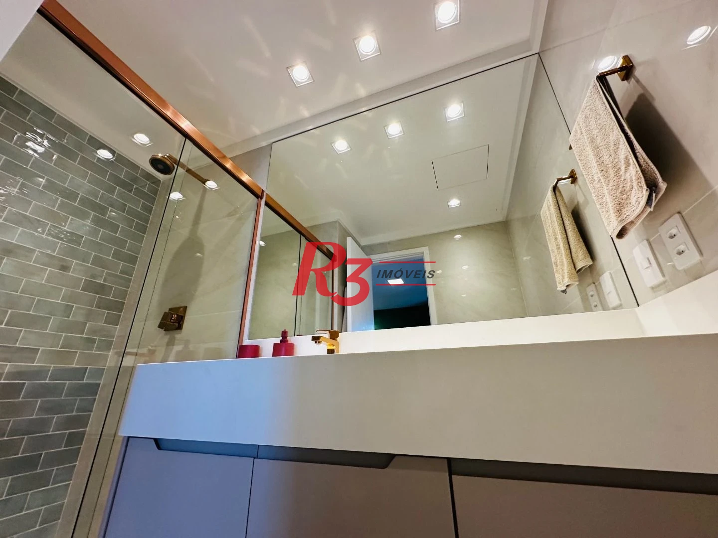 Flat com 1 dormitório para alugar, 43 m² por R$ 7.500,02/mês - Boqueirão - Santos/SP