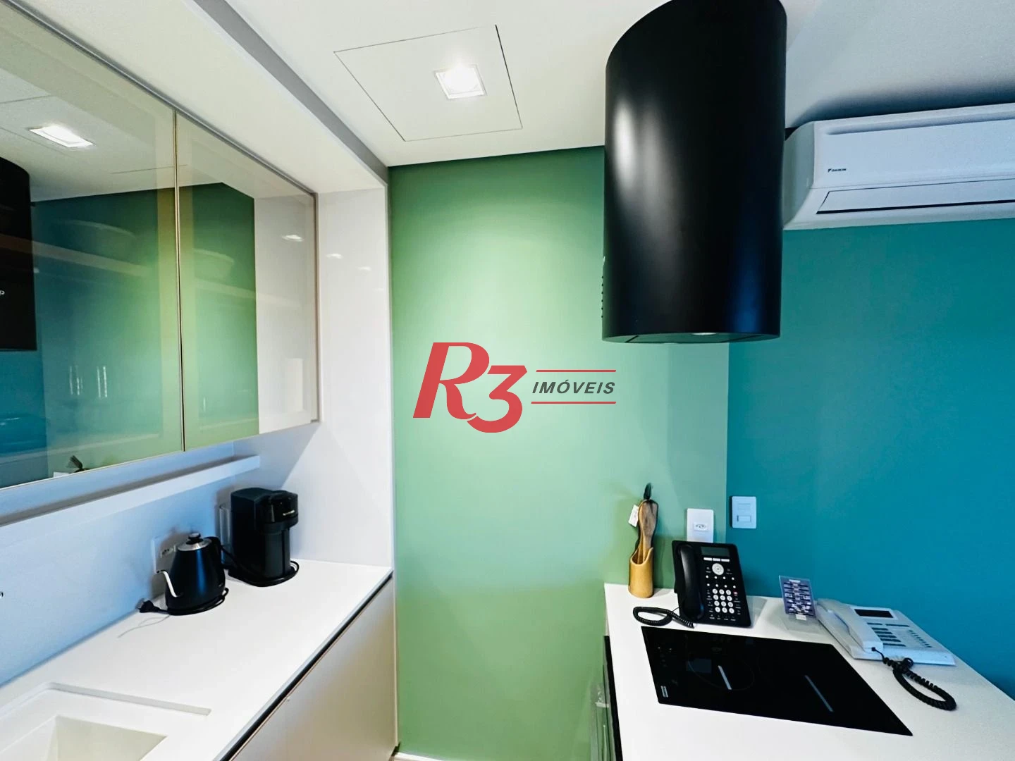 Flat com 1 dormitório para alugar, 43 m² por R$ 7.500,02/mês - Boqueirão - Santos/SP