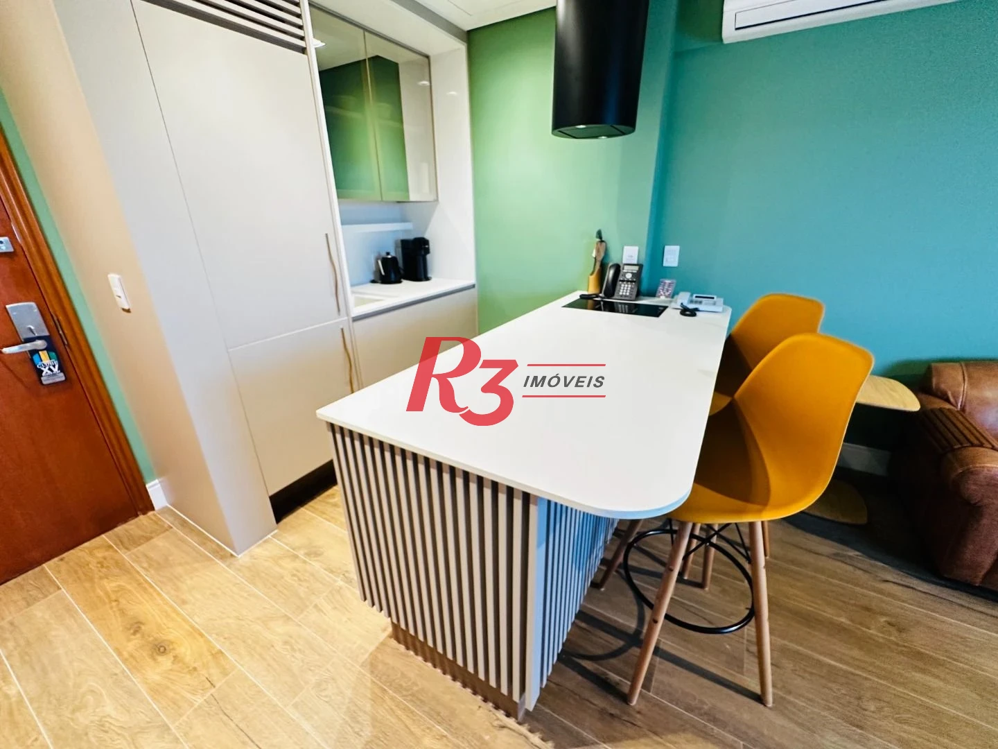 Flat com 1 dormitório para alugar, 43 m² por R$ 7.500,02/mês - Boqueirão - Santos/SP