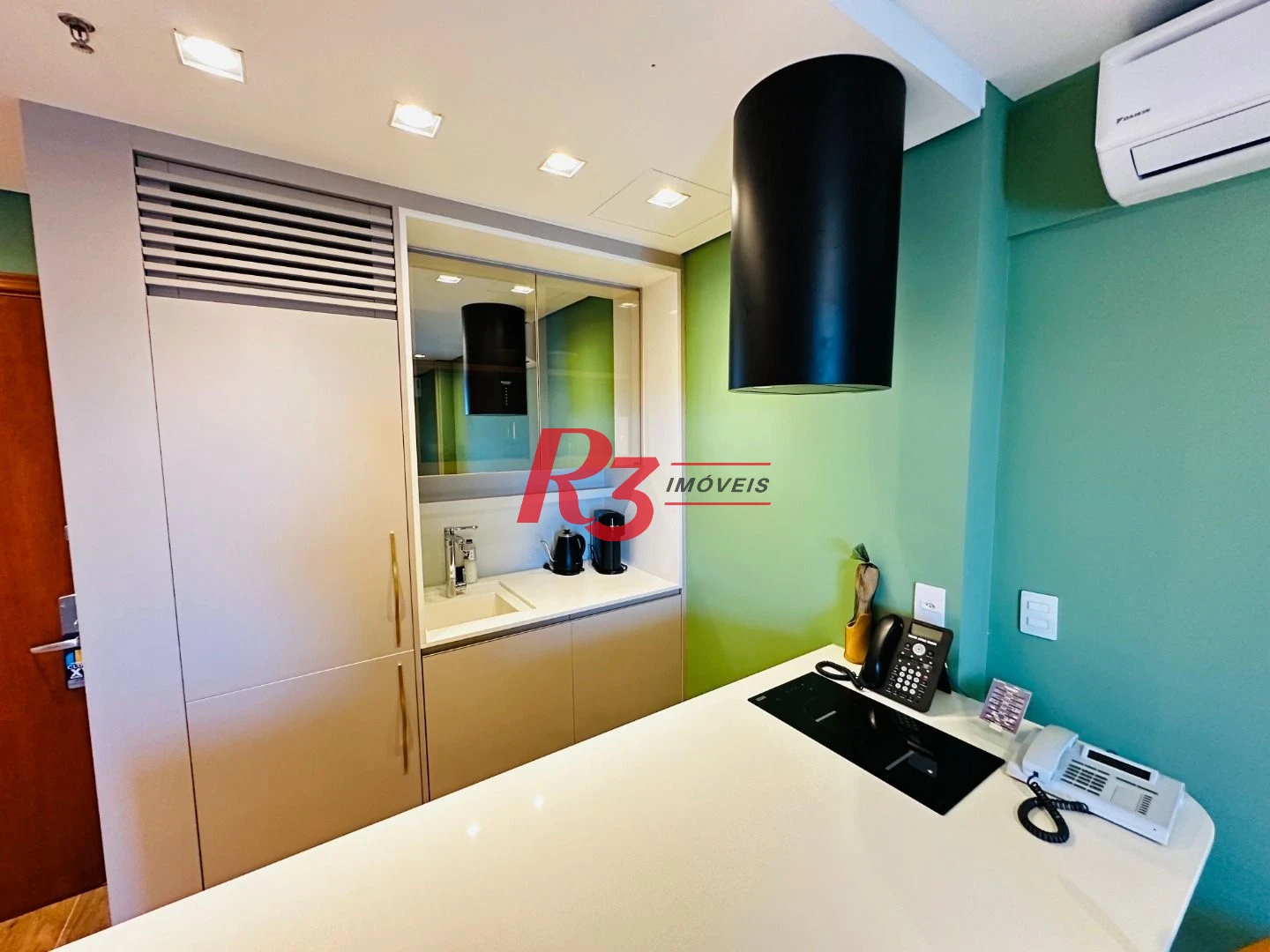 Flat com 1 dormitório para alugar, 43 m² por R$ 7.500,02/mês - Boqueirão - Santos/SP