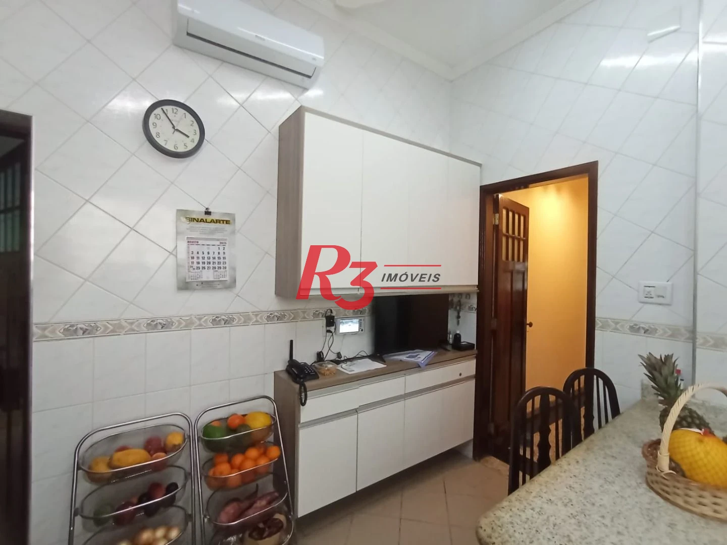 Sobrado com 3 dormitórios à venda, 185 m² por R$ 1.500.000,00 - José Menino - Santos/SP