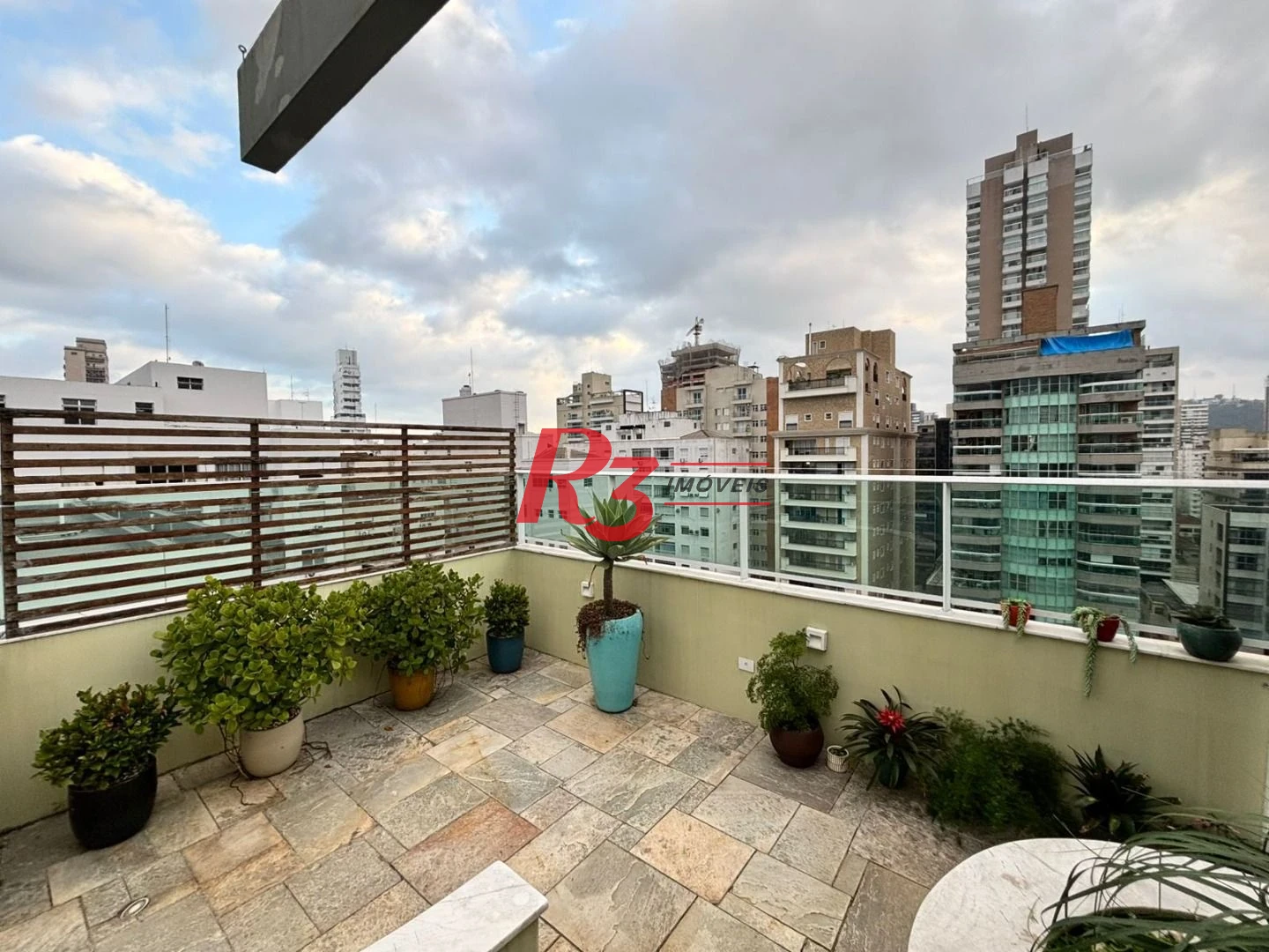 Cobertura à venda, 300 m² por R$ 3.900.000,00 - Gonzaga - Santos/SP