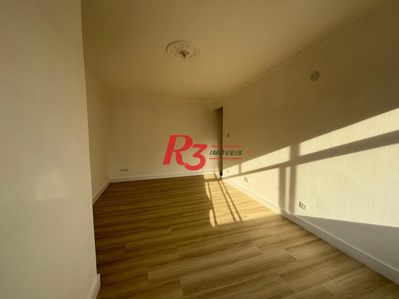 Apartamento com 2 dormitórios à venda, 59 m² por R$ 380.000,00 - Campo Grande - Santos/SP