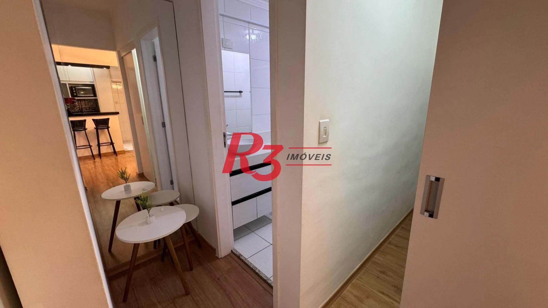 Apartamento com 2 dormitórios à venda, 51 m² por R$ 550.000,00 - Vila Matias - Santos/SP