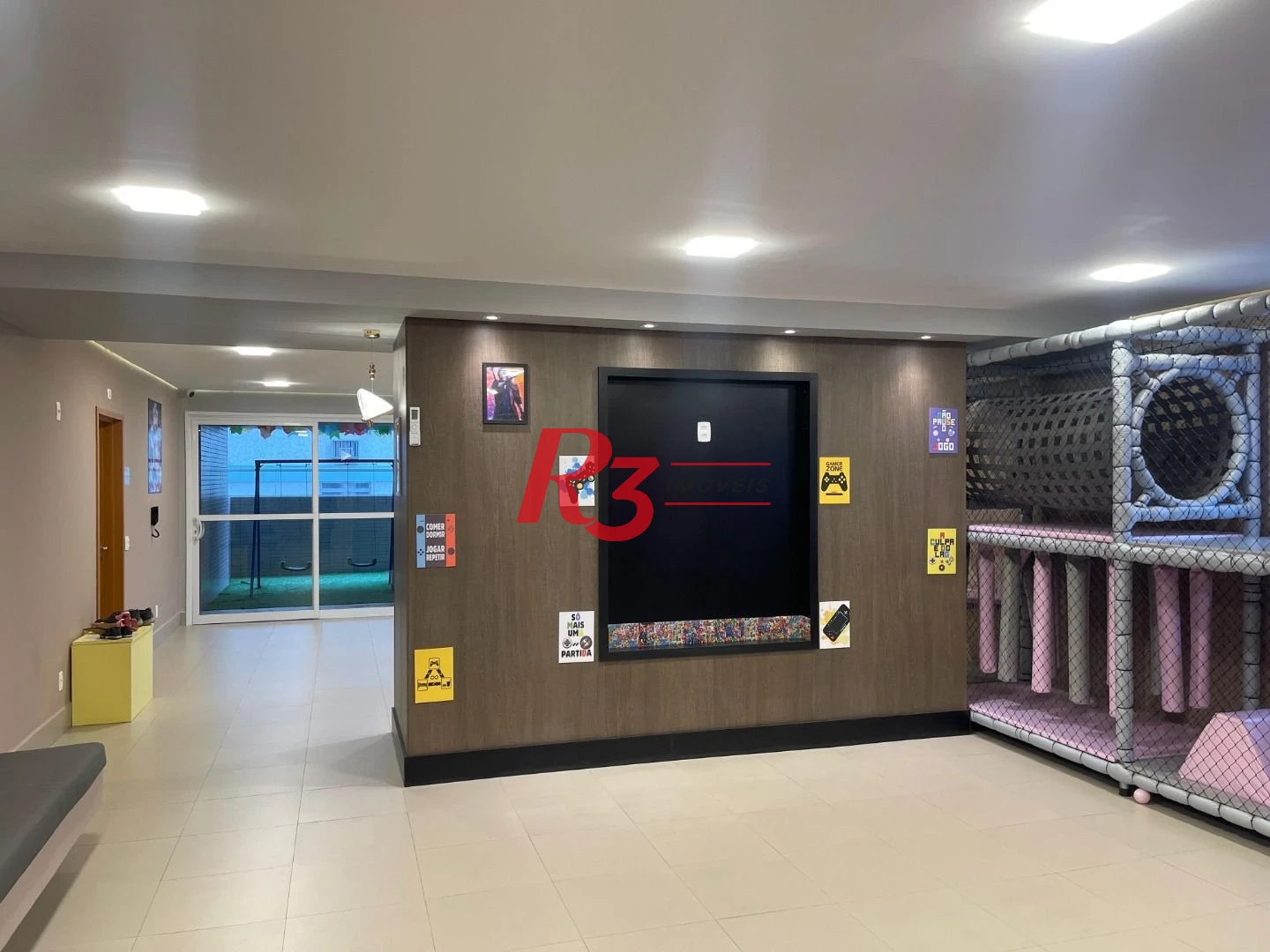 Apartamento com 2 dormitórios à venda, 82 m² por R$ 1.250.000,00 - Gonzaga - Santos/SP