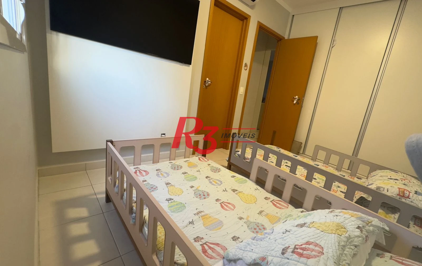 Apartamento com 2 dormitórios à venda, 82 m² por R$ 1.250.000,00 - Gonzaga - Santos/SP