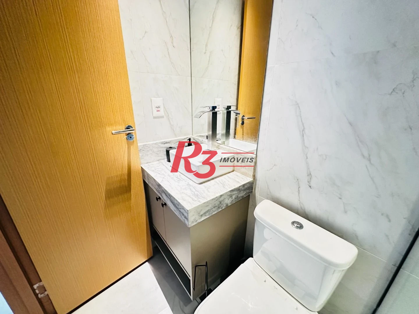 Apartamento com 2 dormitórios à venda, 65 m² por R$ 1.050.000,00 - Ponta da Praia - Santos/SP