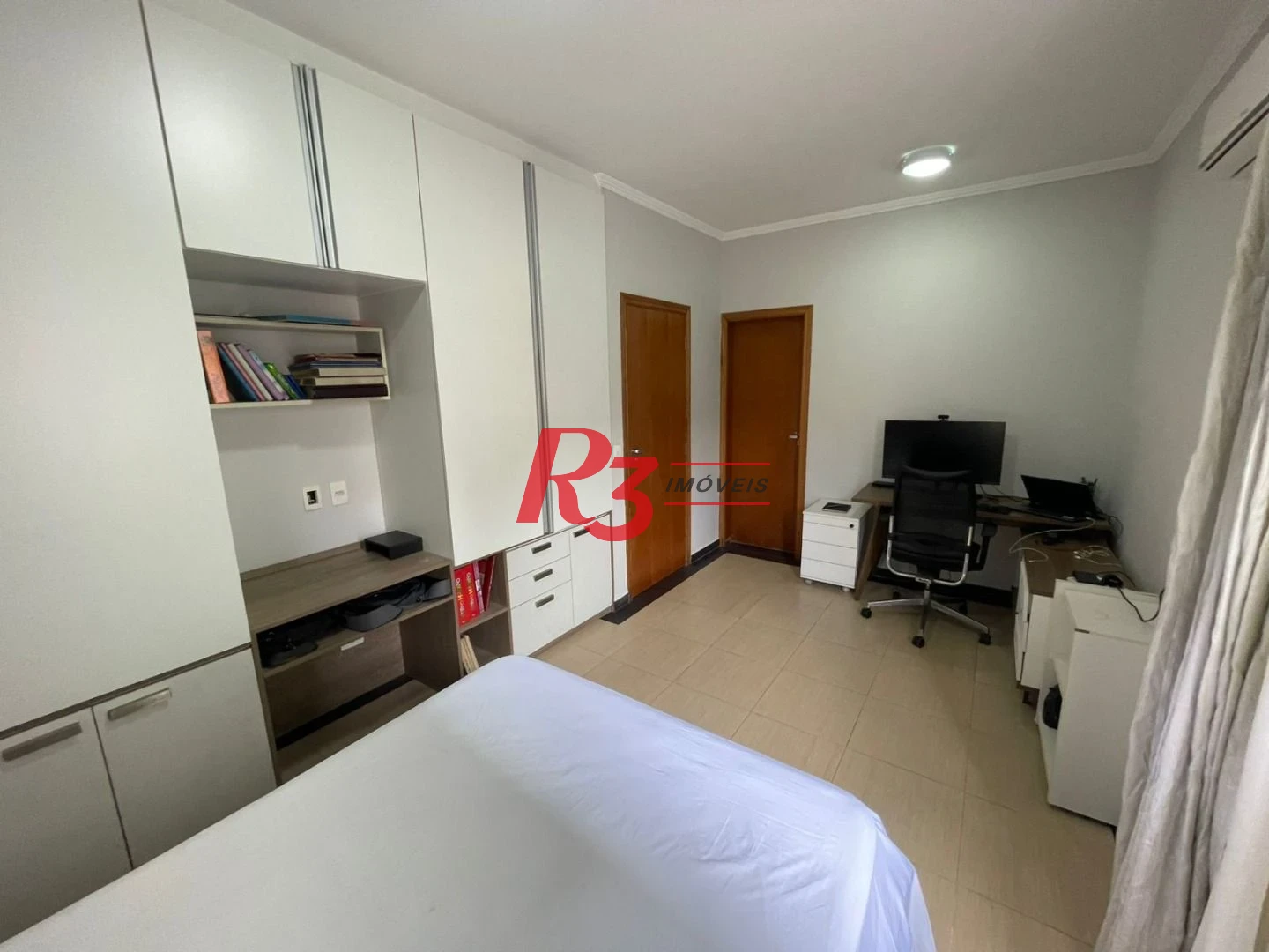 Sobrado, 334 m² - venda por R$ 2.350.000,00 ou aluguel por R$ 18.000,00/mês - Boqueirão - Santos/SP