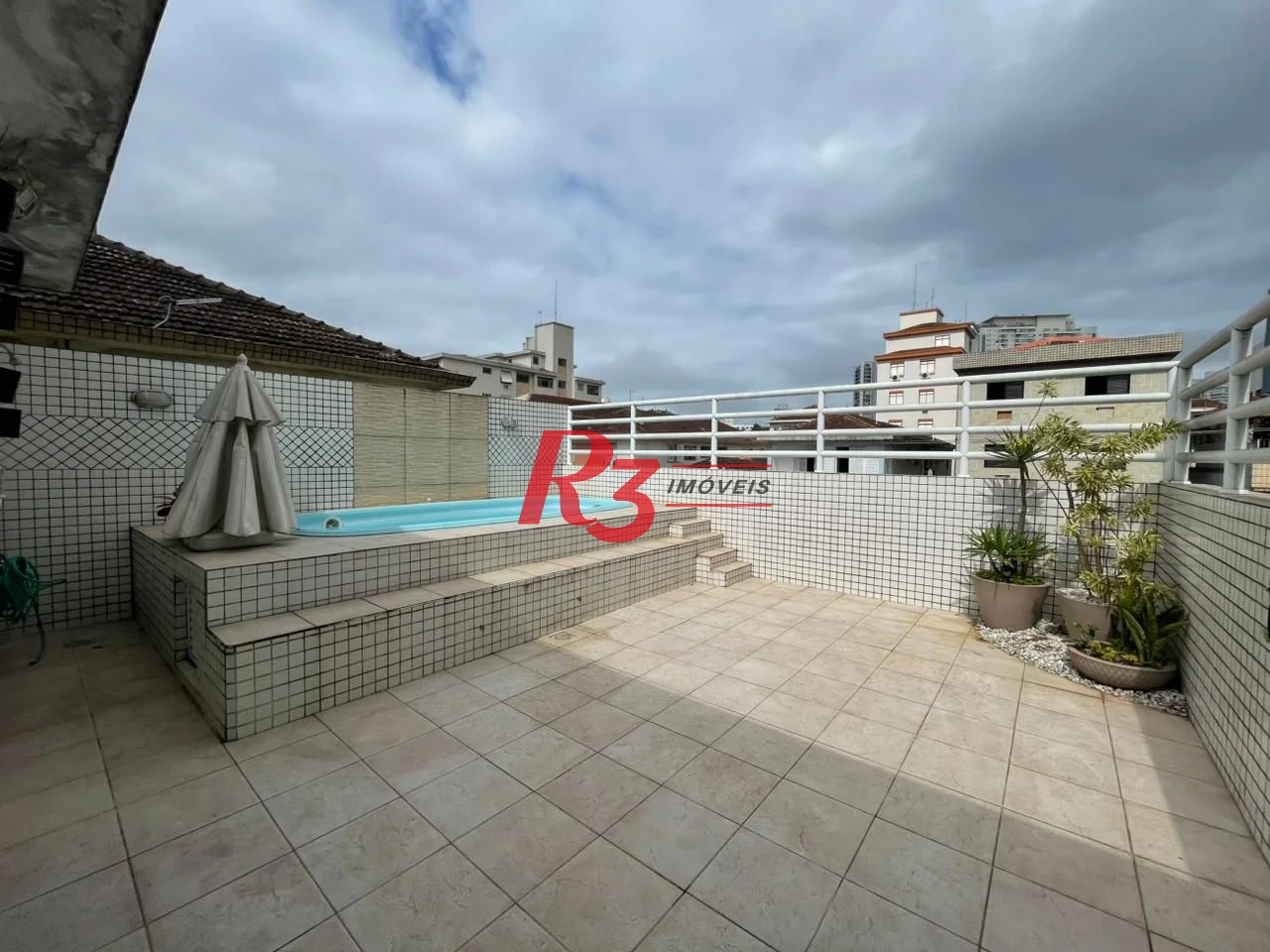 Sobrado, 334 m² - venda por R$ 2.350.000,00 ou aluguel por R$ 18.000,00/mês - Boqueirão - Santos/SP