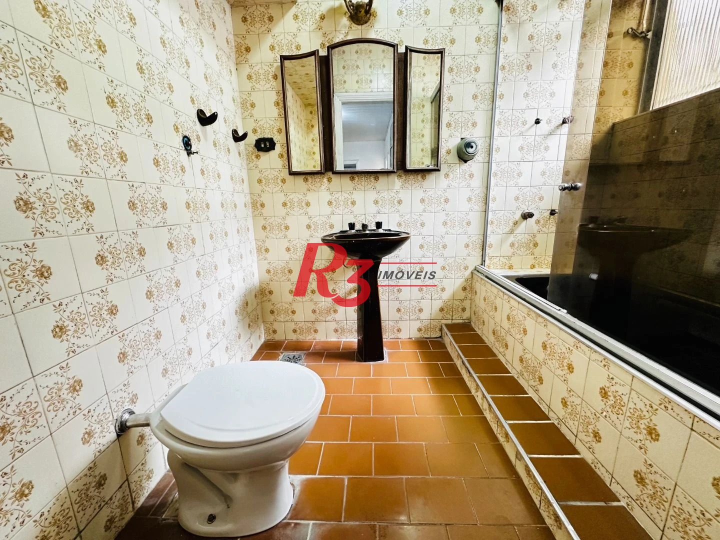 Sobrado com 3 dormitórios à venda, 248 m² por R$ 1.200.000,00 - Vila Belmiro - Santos/SP