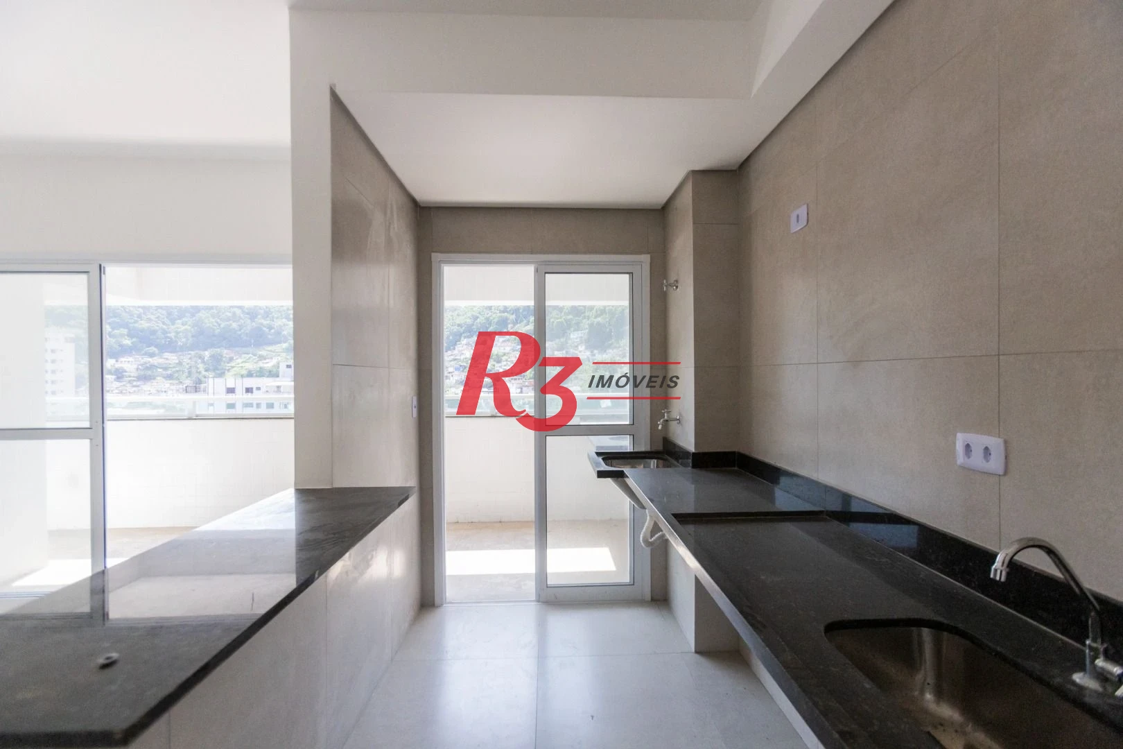 Apartamento com 2 dormitórios à venda, 59 m² por R$ 585.000,00 - Marapé - Santos/SP
