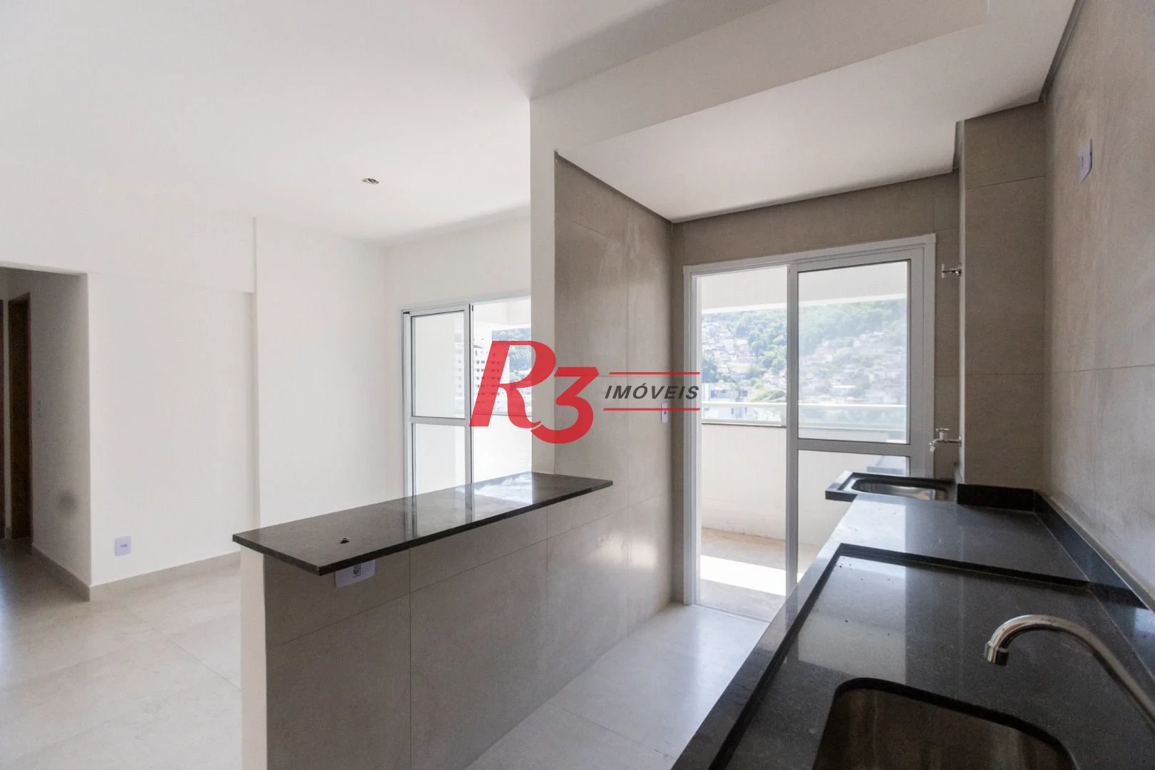 Apartamento com 2 dormitórios à venda, 59 m² por R$ 585.000,00 - Marapé - Santos/SP