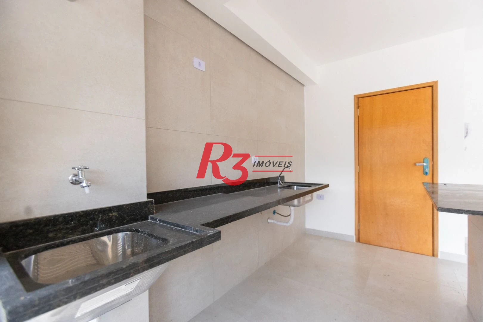Apartamento com 2 dormitórios à venda, 59 m² por R$ 585.000,00 - Marapé - Santos/SP